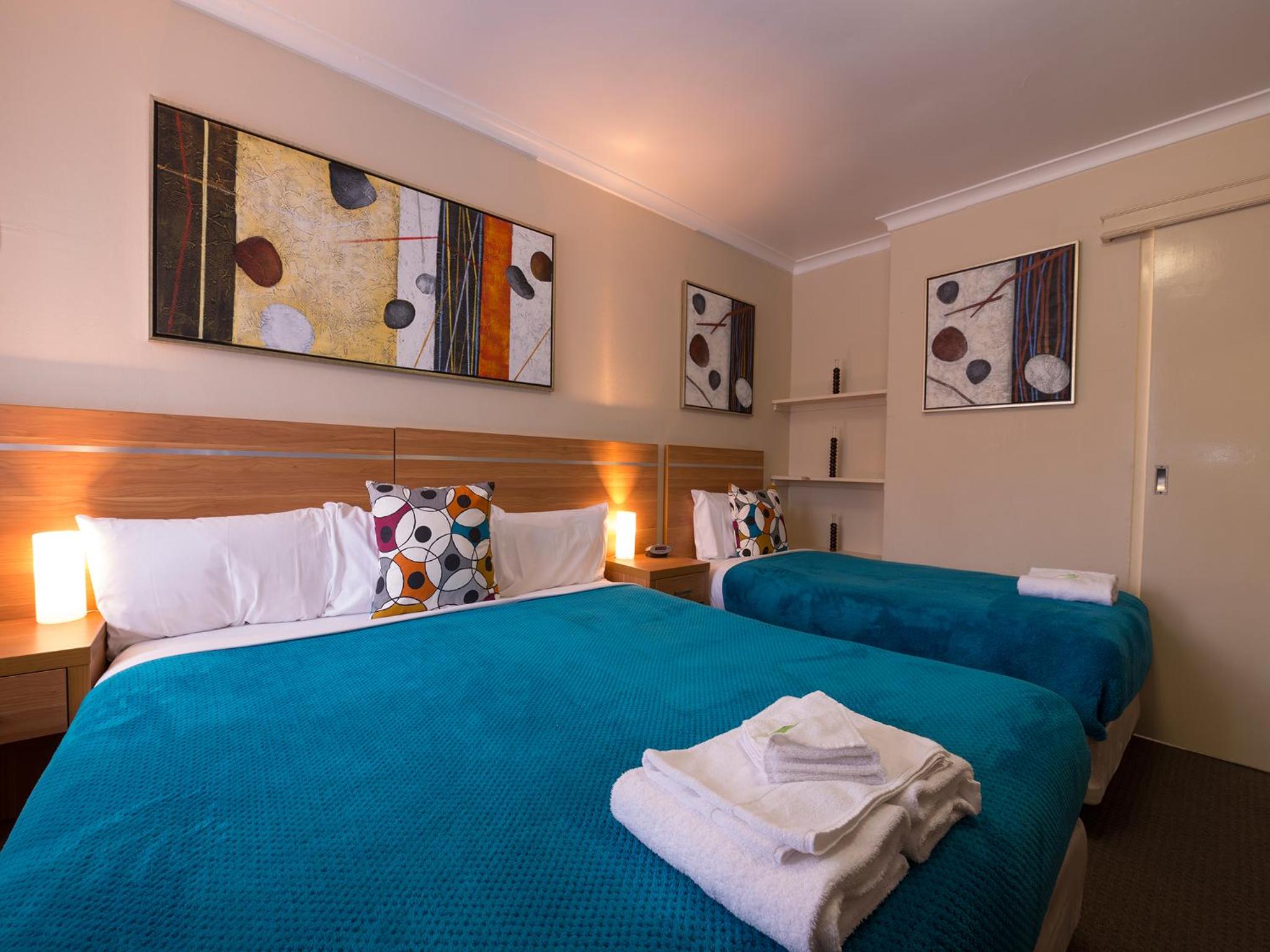 Standard Twin Room - Photo 7