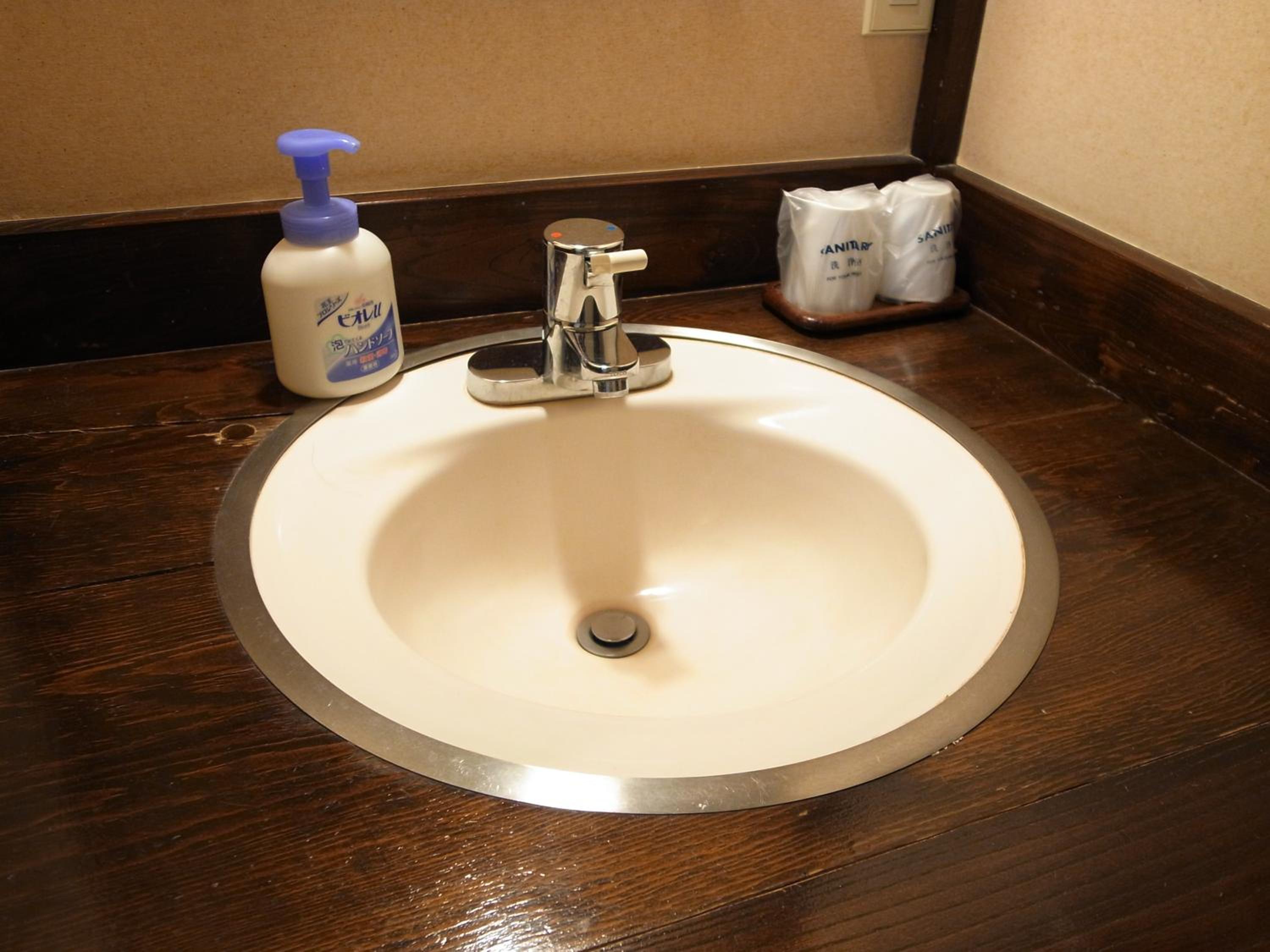 Japanese-Style Standard Family Room with Shared Bathroom photo 3