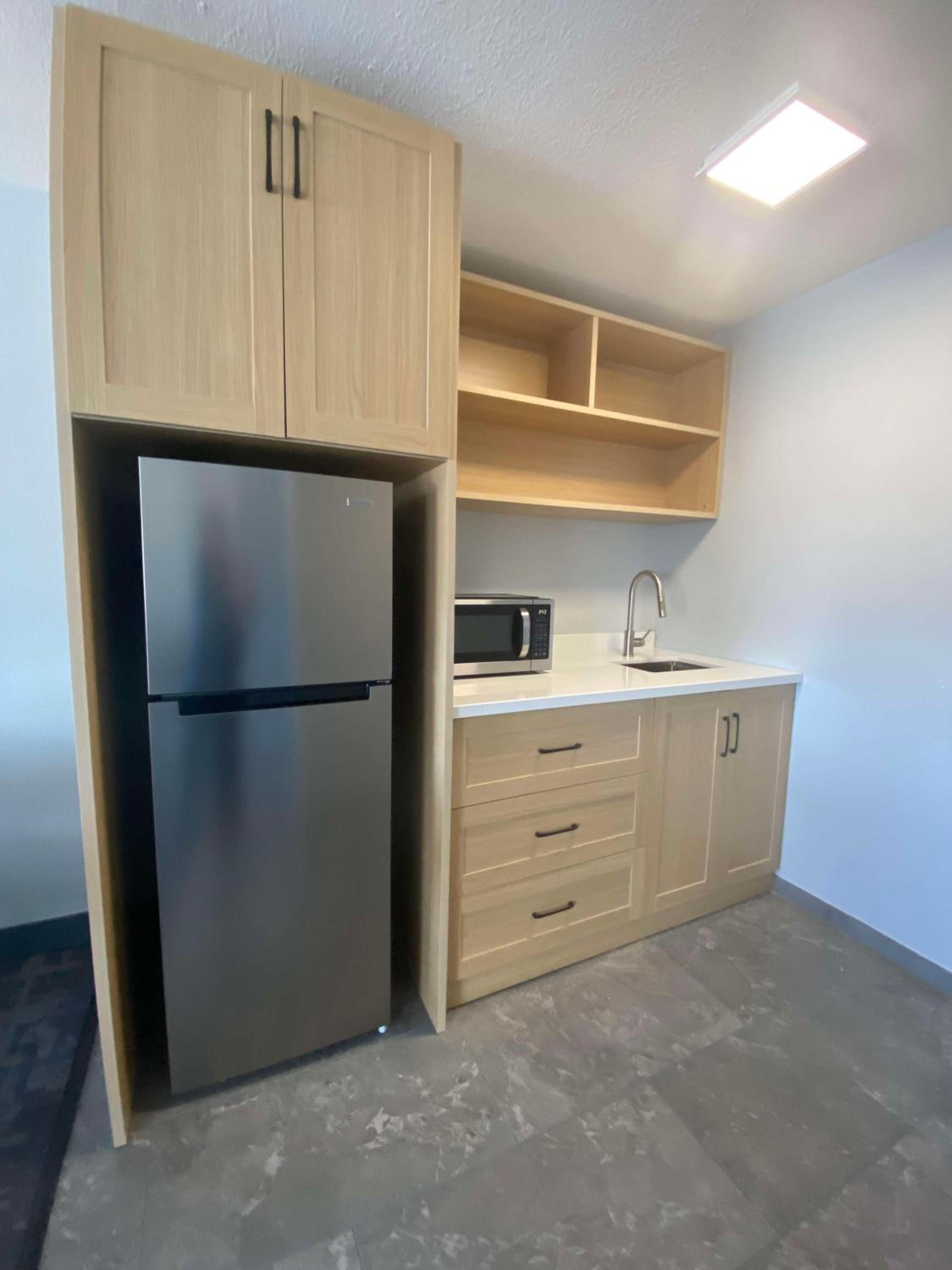 King Suite with Sofa Bed and Walk-In Shower - Non-Smoking - Photo 8