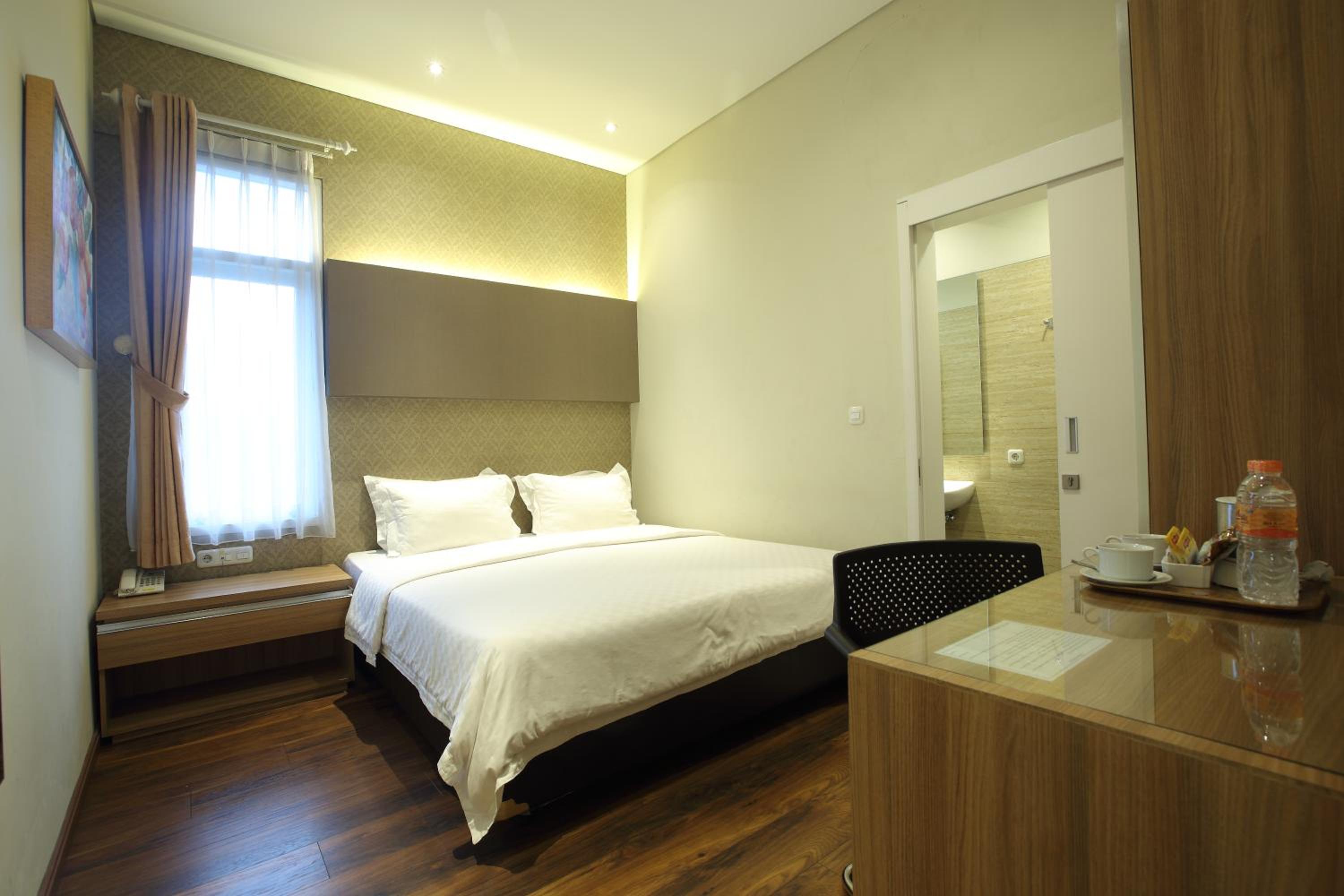 Budget Double Room photo 1