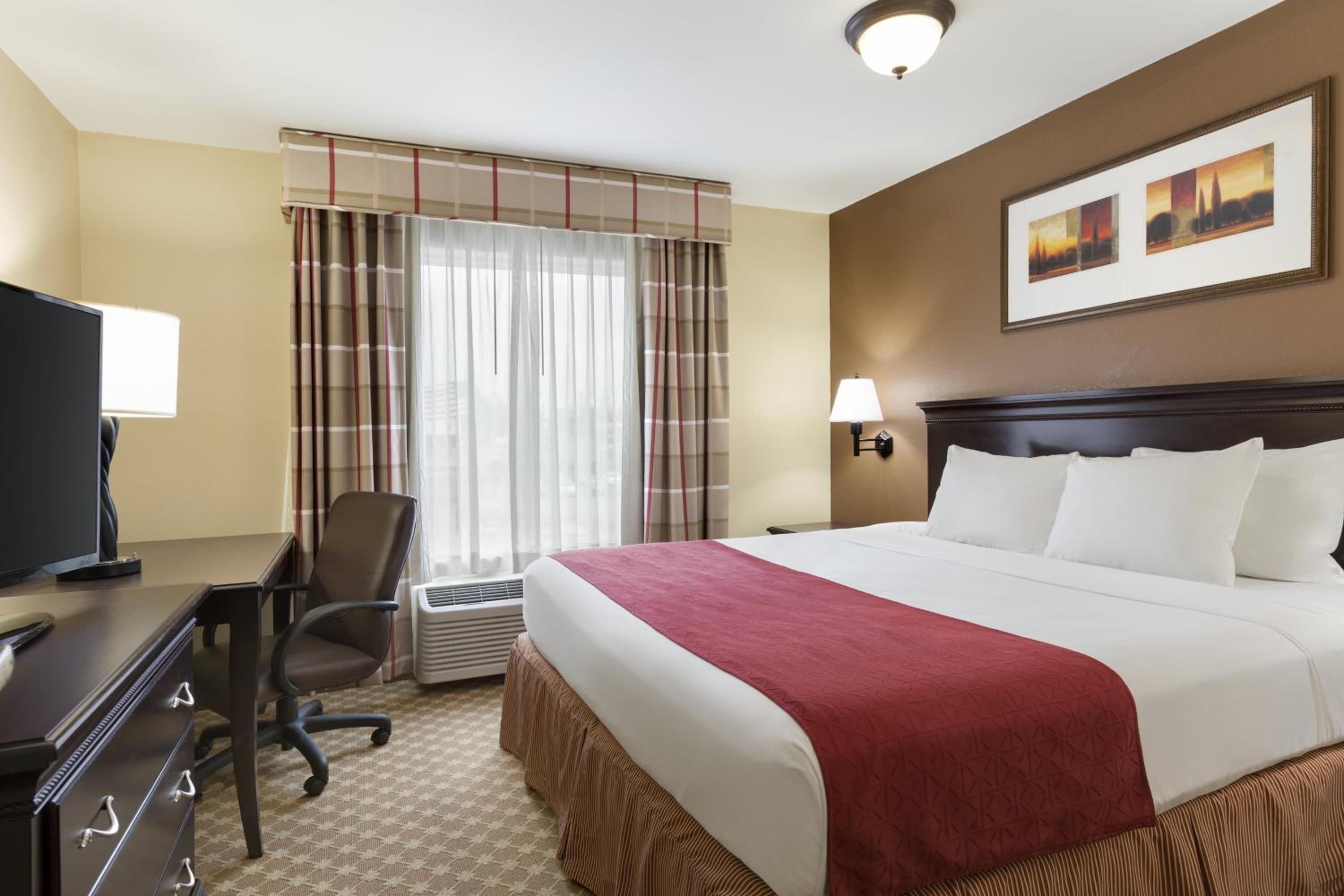 One-Bedroom King Suite - Photo 1
