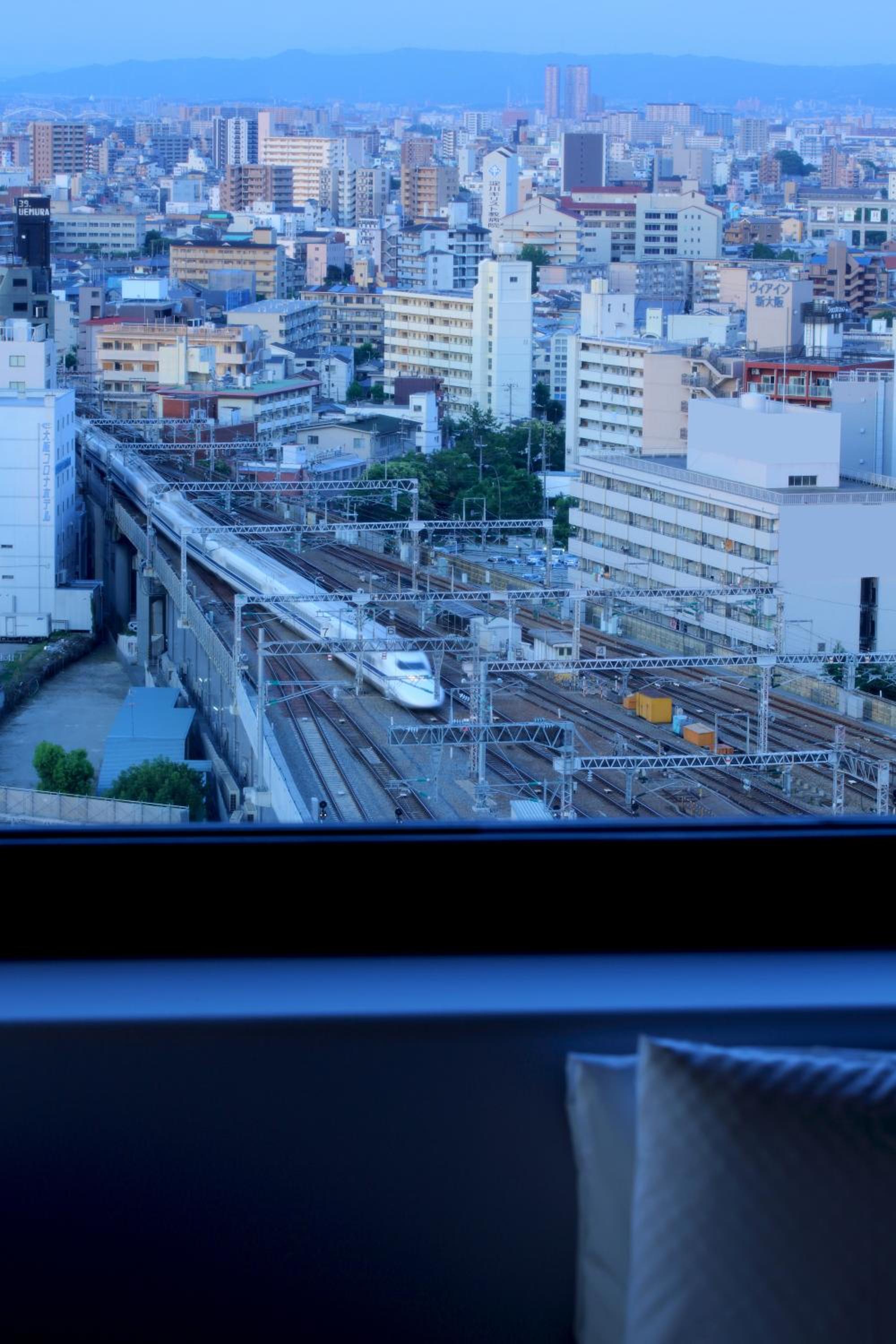 Corner Twin Room - Non-Smoking photo 2