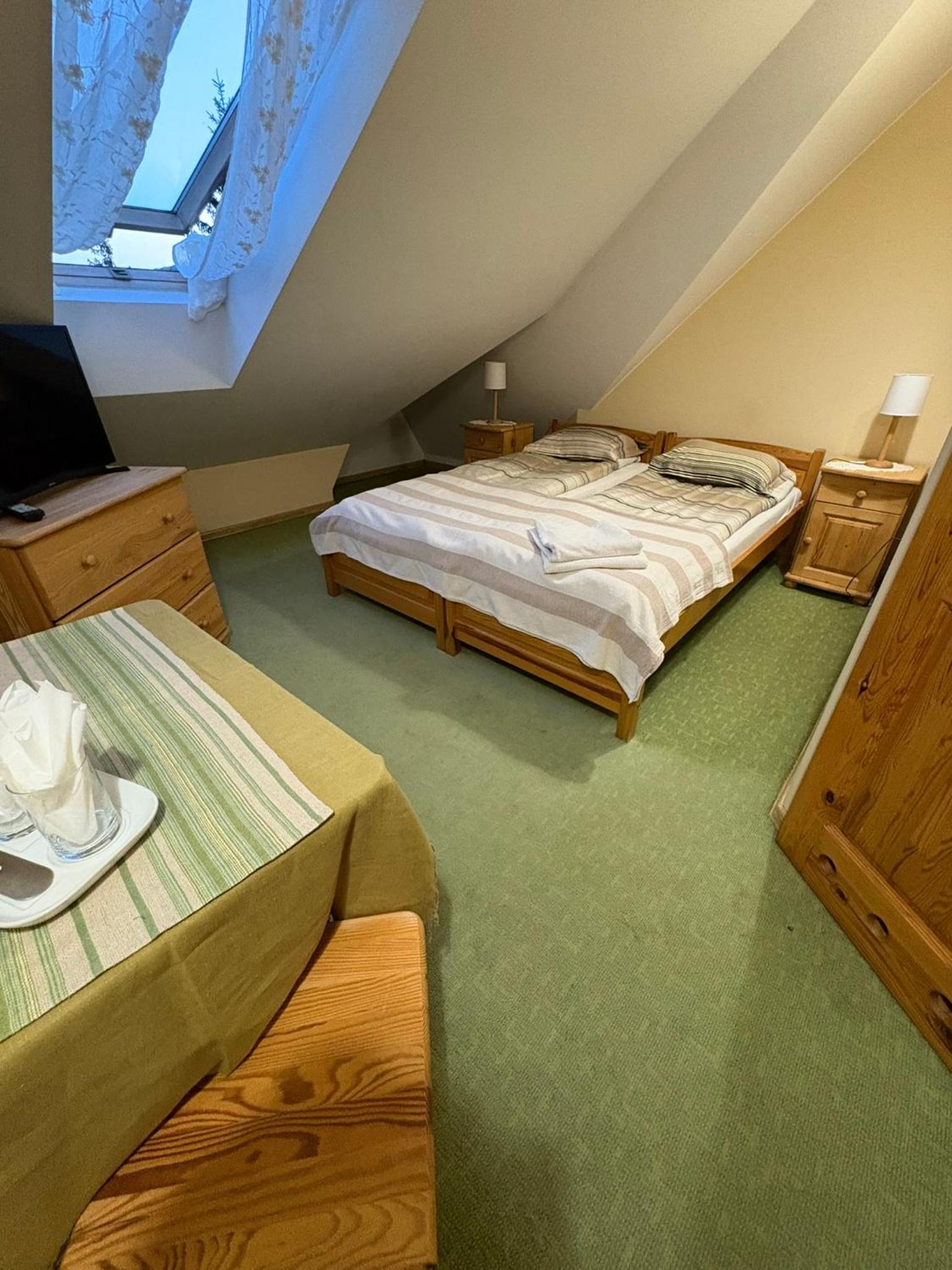 Small Twin Room photo 3