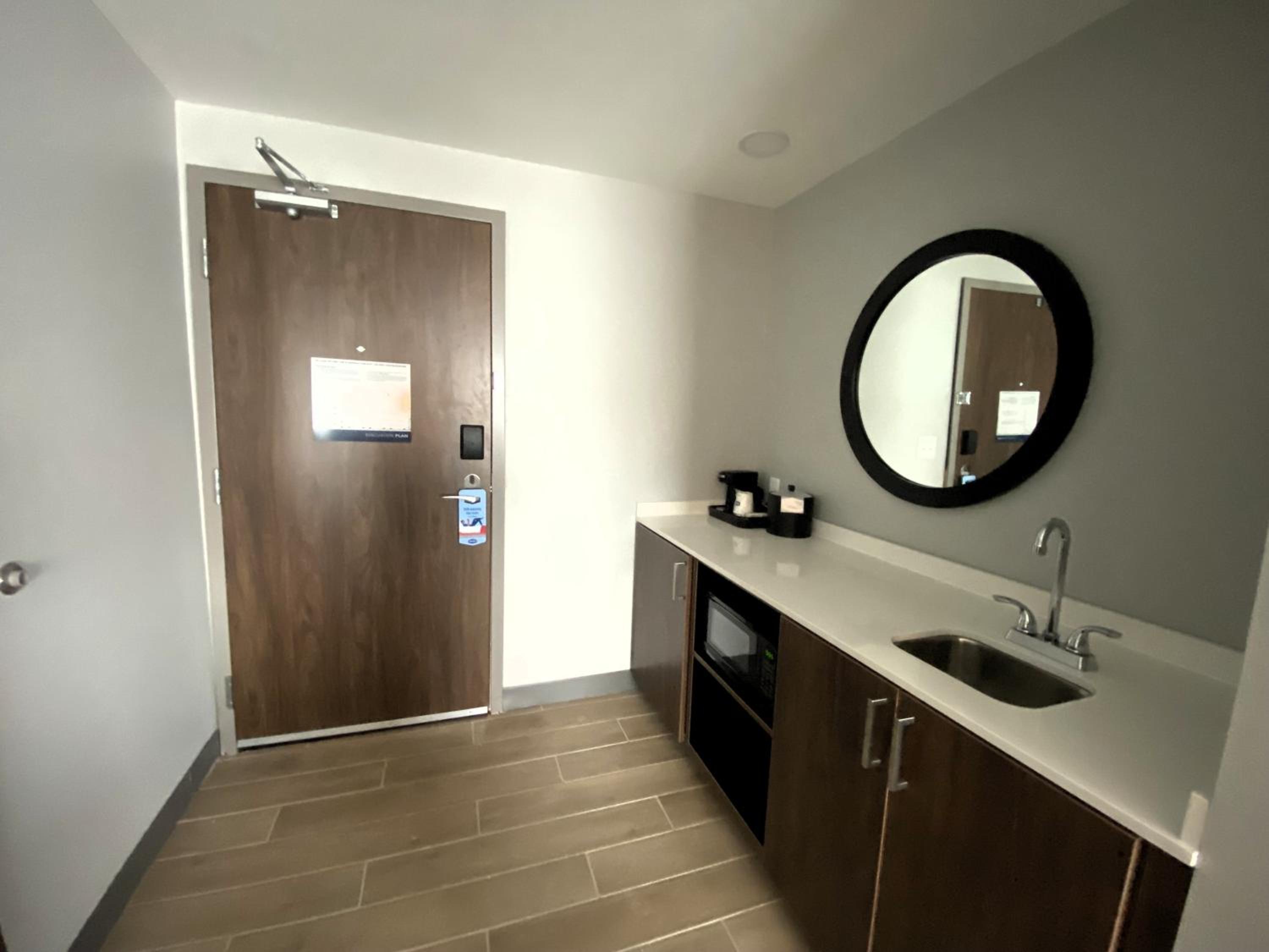 Two Room Suite with One King and Two Queen Beds - Photo 3