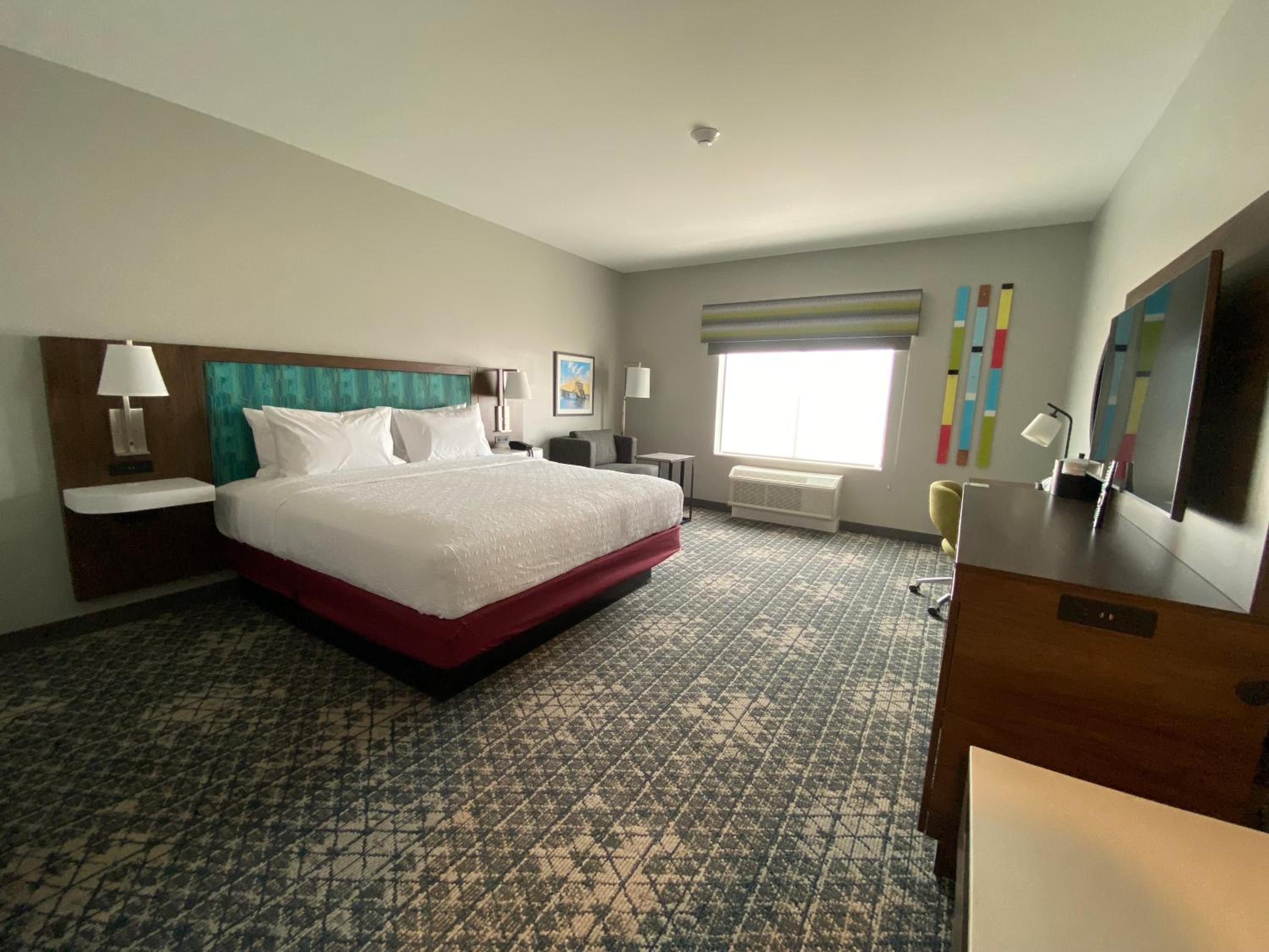 King Room with Tub - Mobility Access - Photo 2