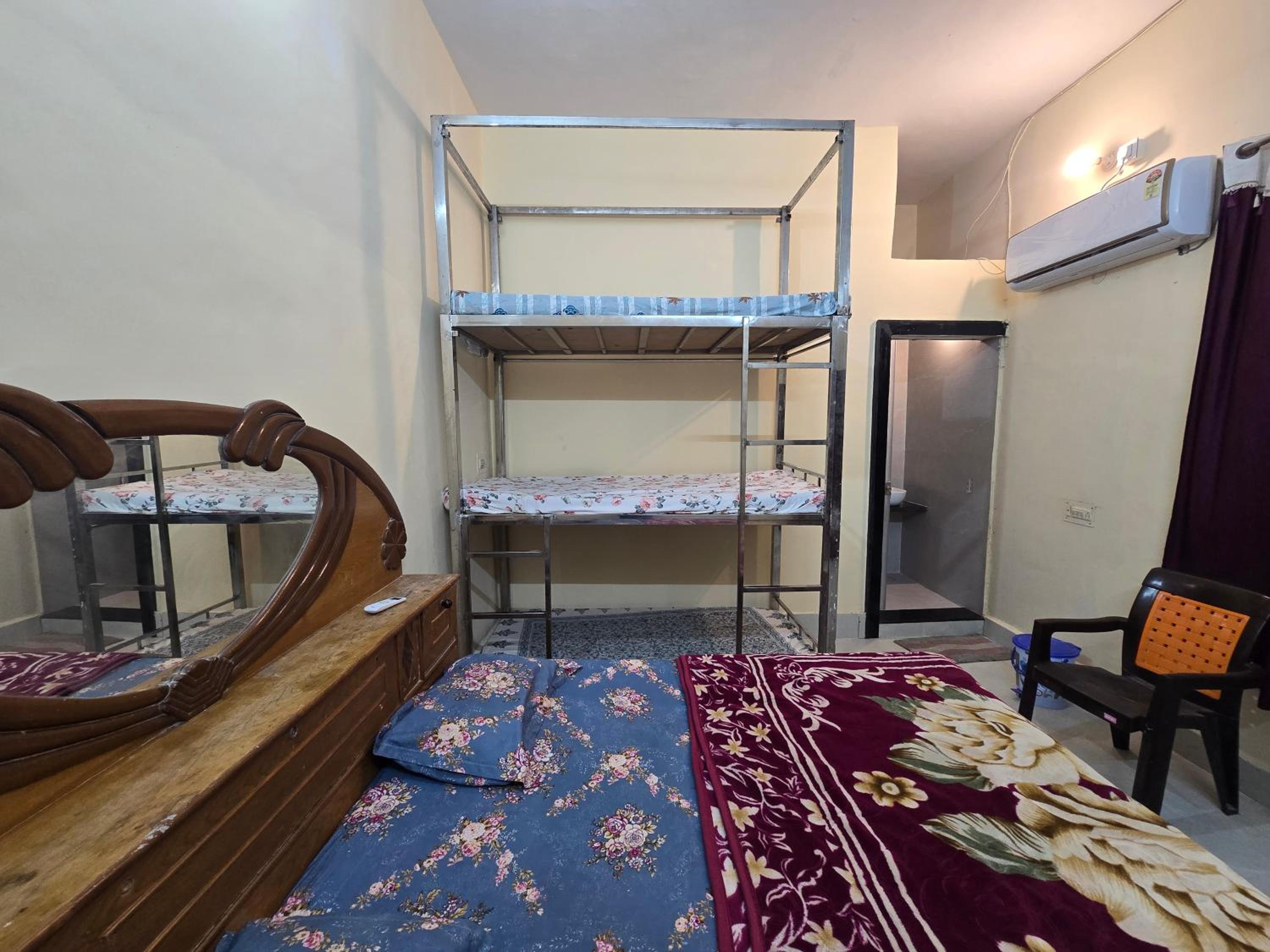 Deluxe Family Room