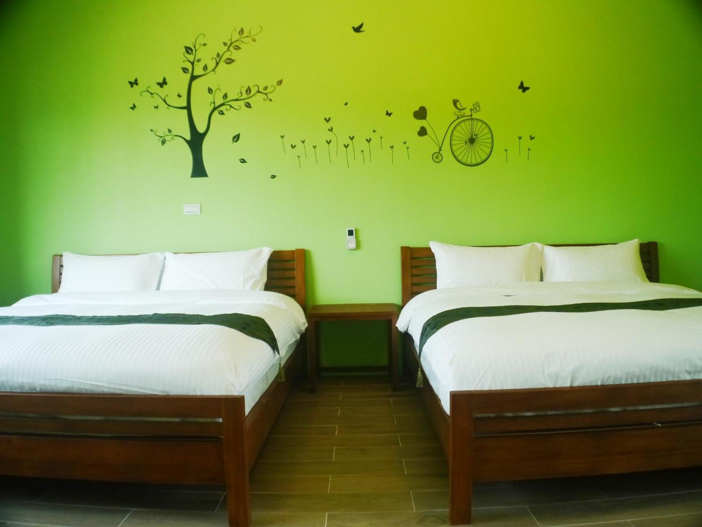 Quadruple Room with Balcony photo 3