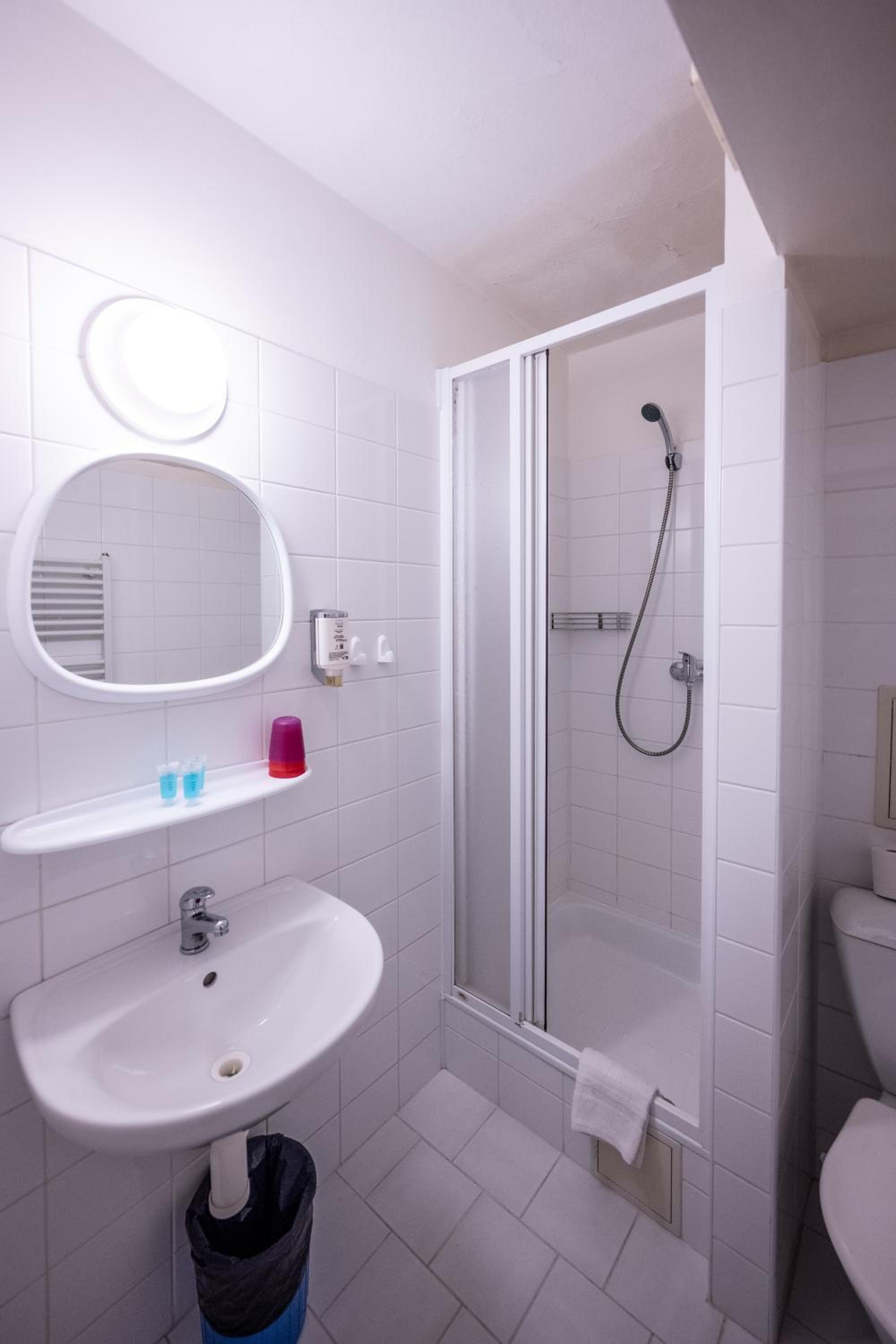 Economy Triple Room