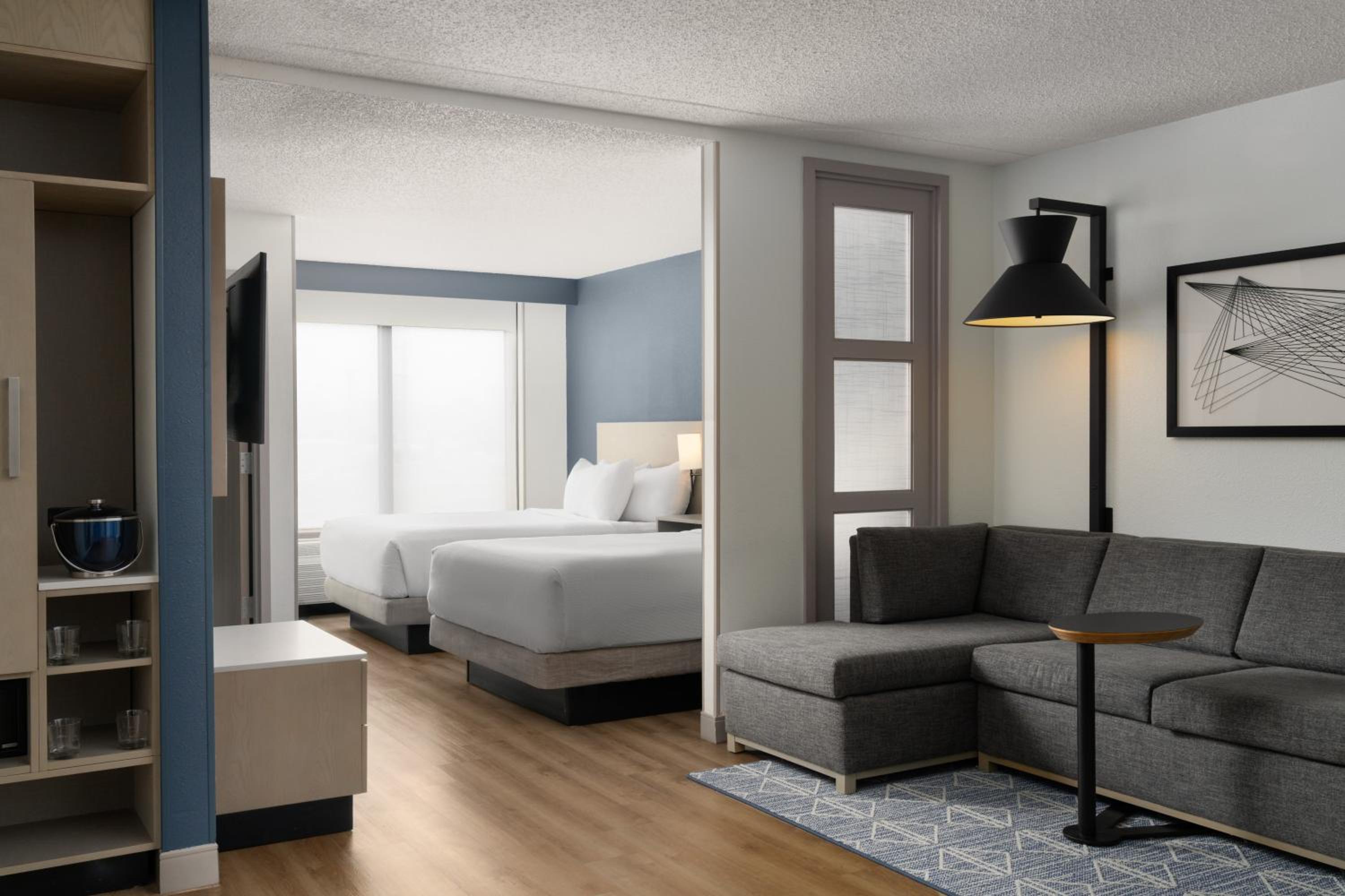 Specialty Double Room with Two Double Beds and Sofa Bed - Photo 2