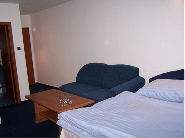 Double or Twin Room with Shower photo 3