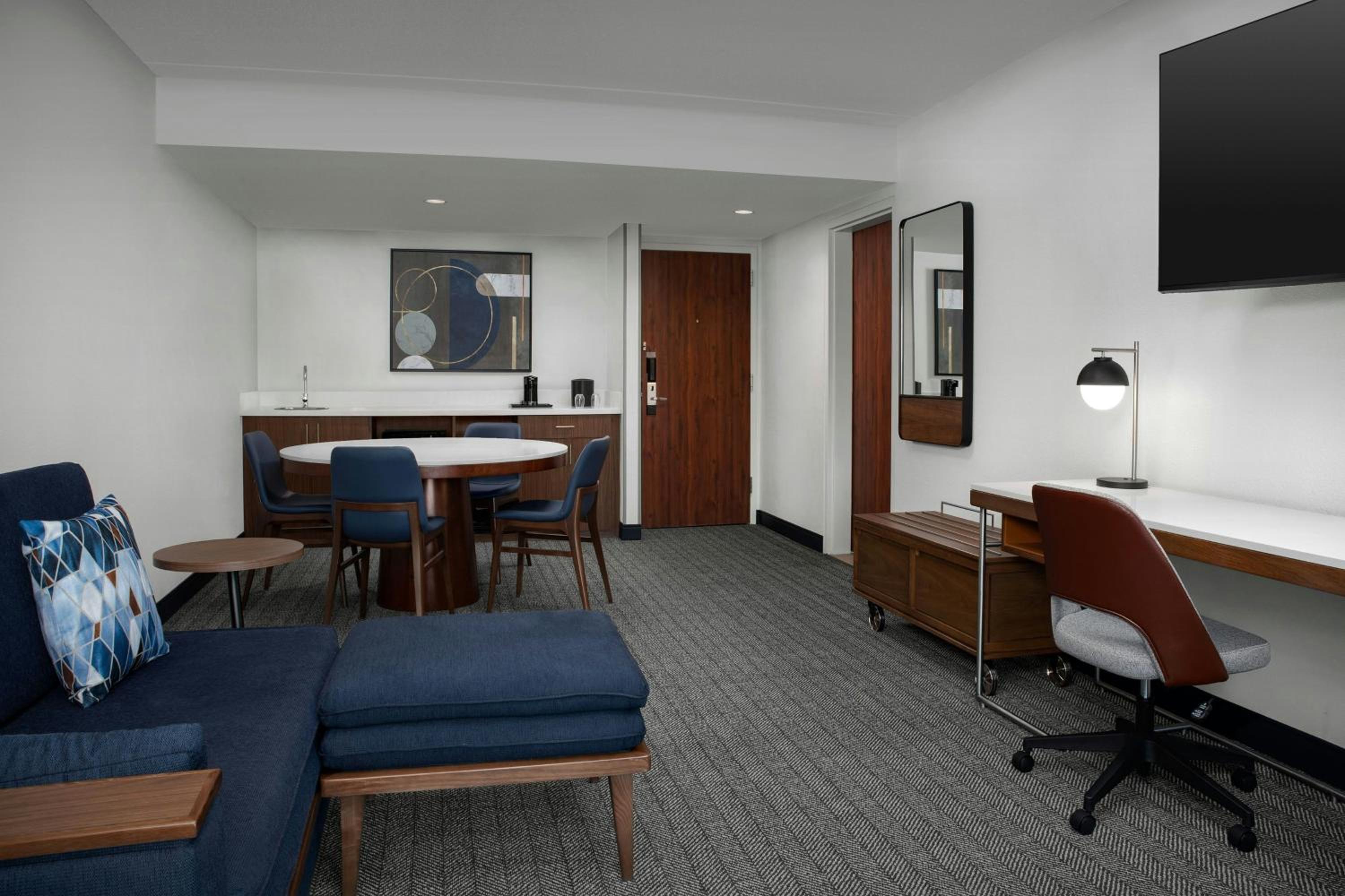 One-Bedroom King Suite with Sofa Bed - Photo 1