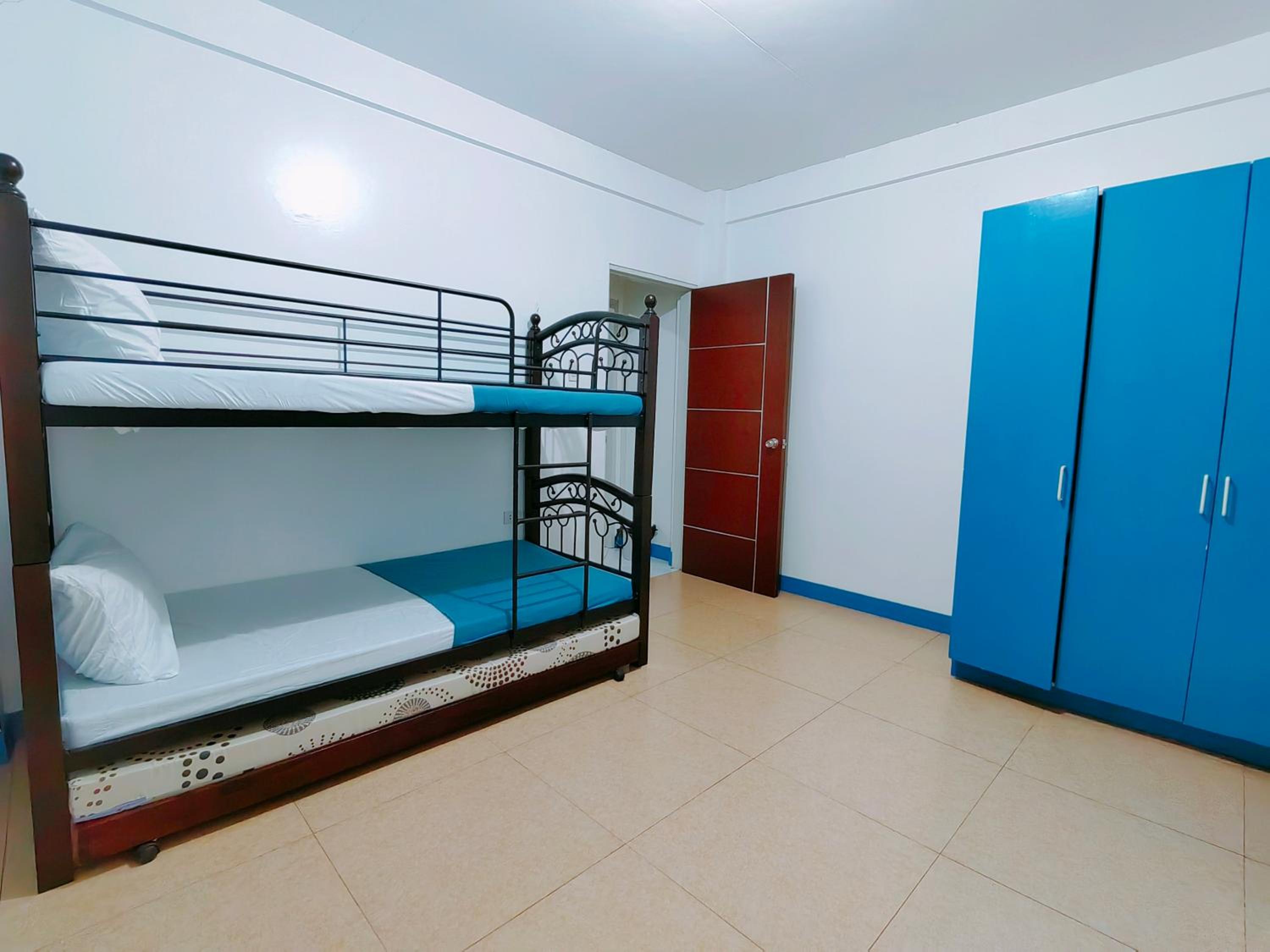 Mixed Dormitory Room photo 3