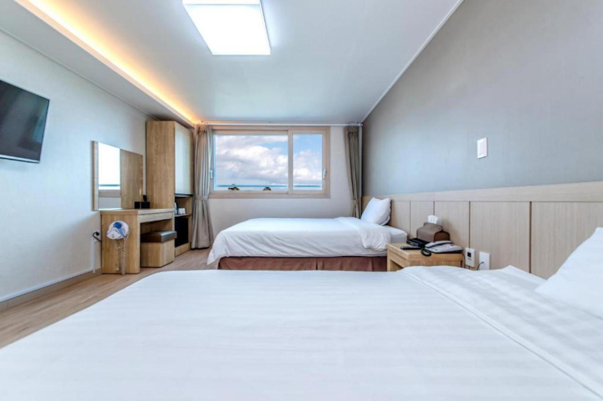 Standard Twin Room - No Parking - Photo 1