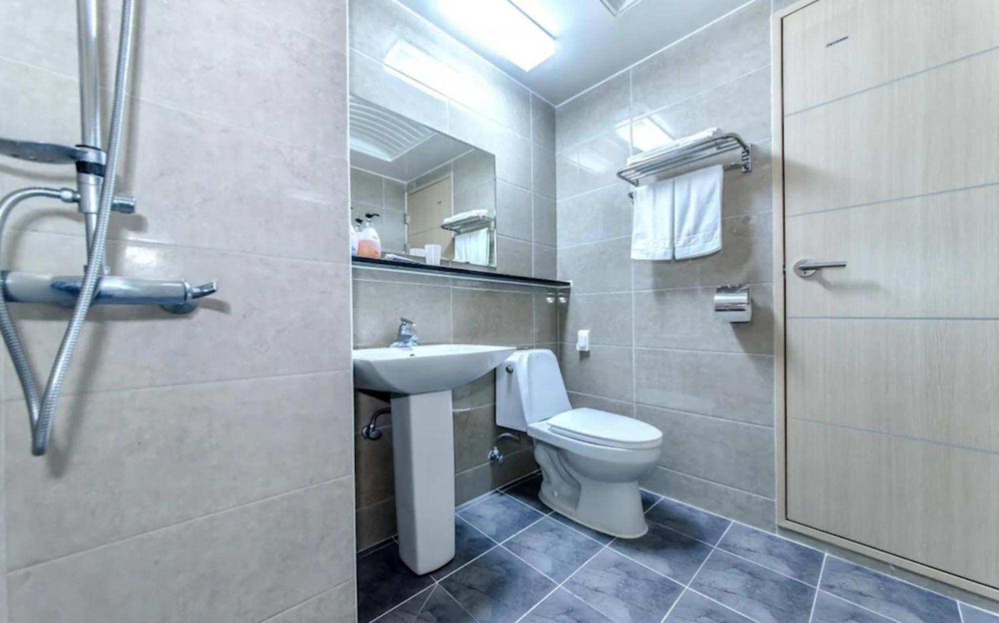 Deluxe Twin Room - No Parking - Photo 2