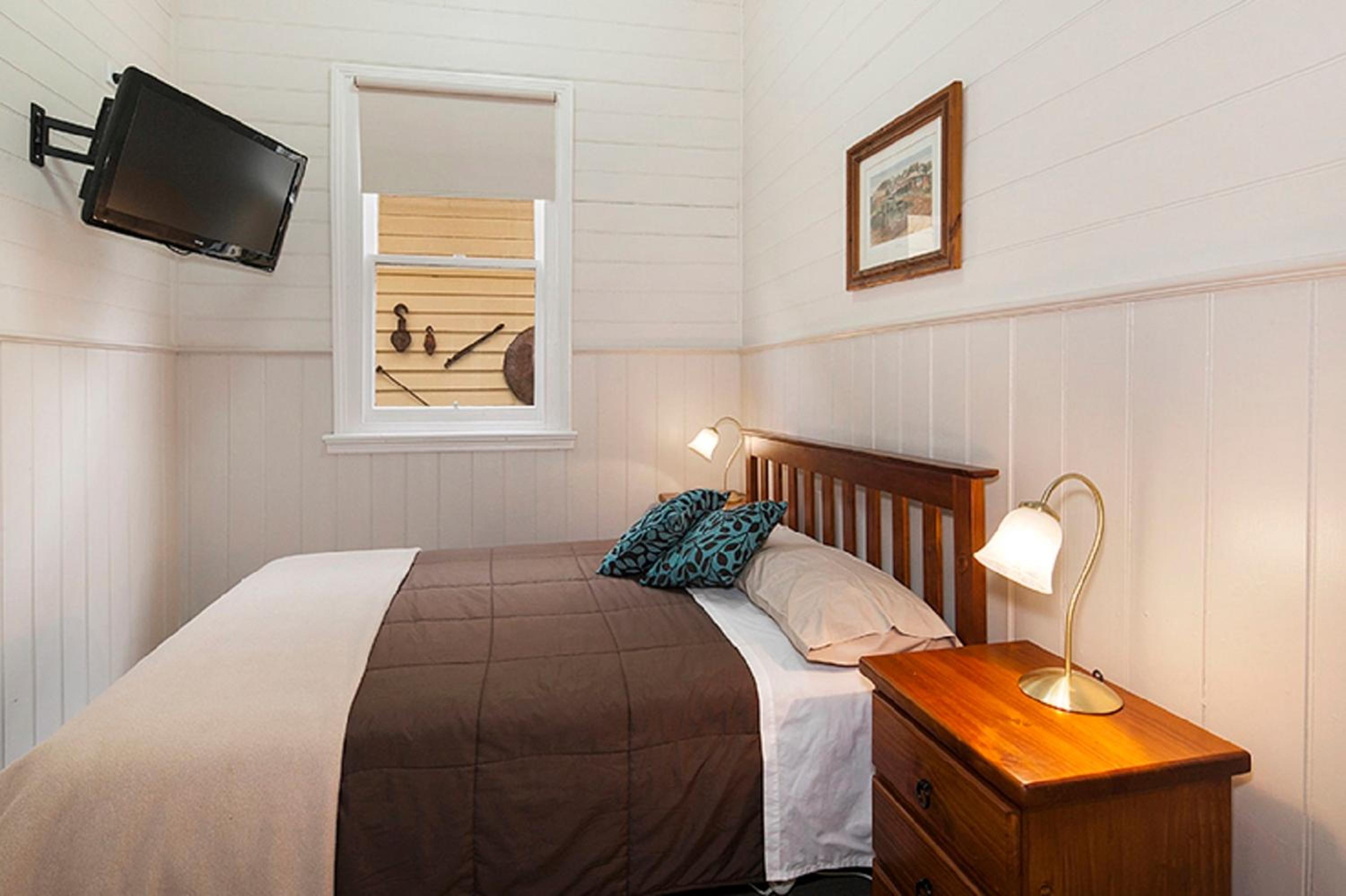 Budget Double Room - Photo 2