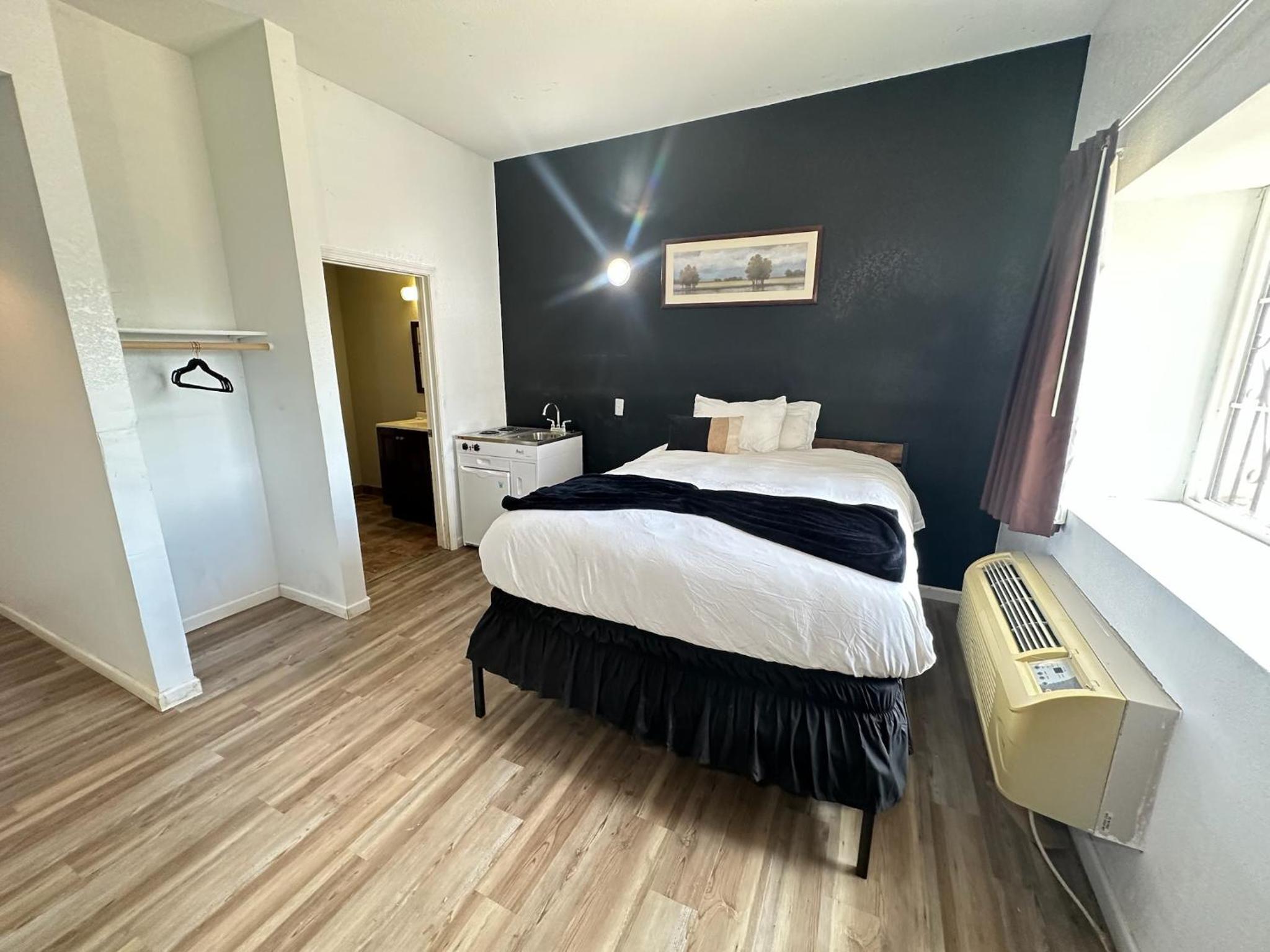 Queen Suite photo 2