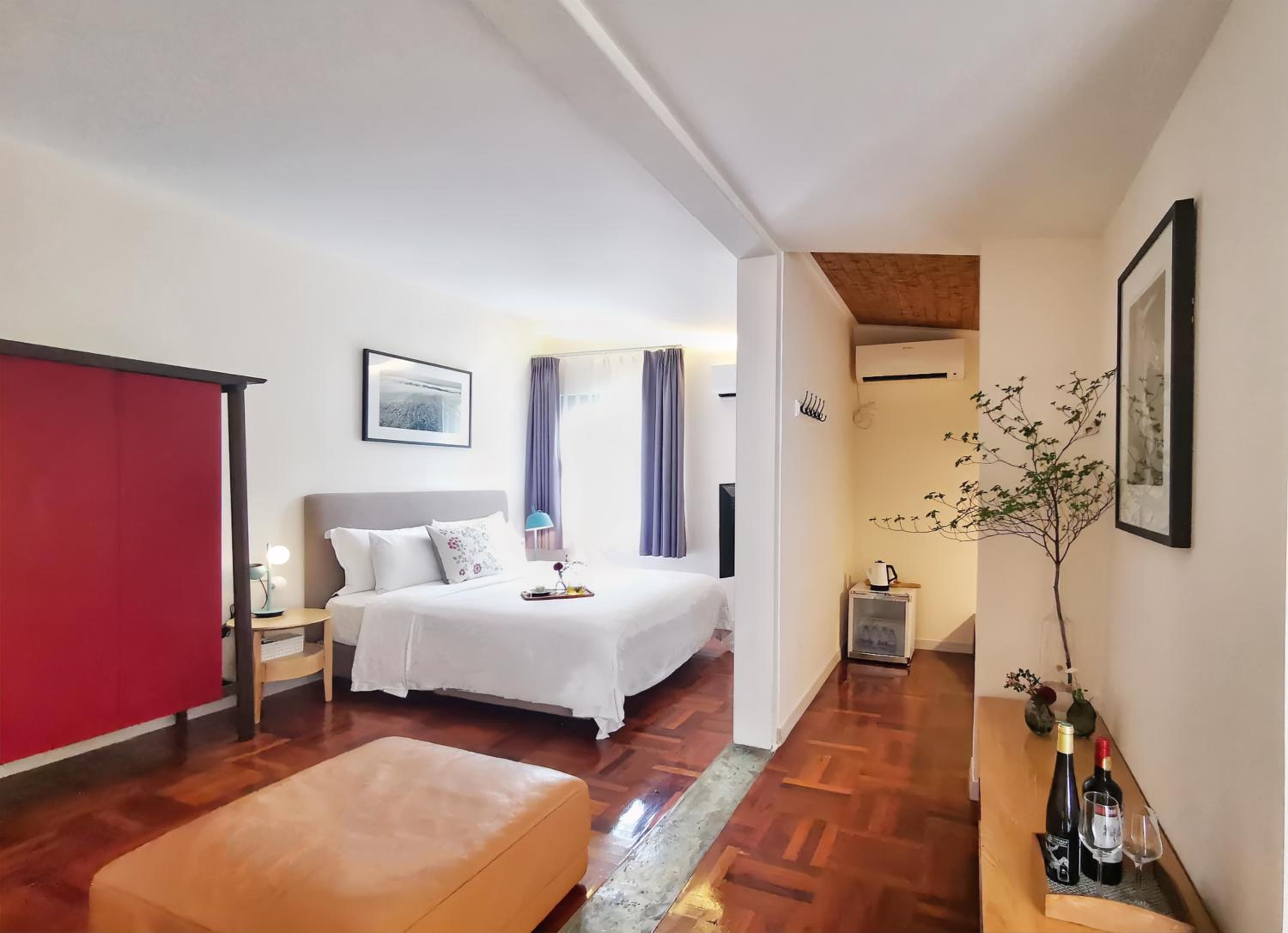 Family Suite with Balcony - Photo 6