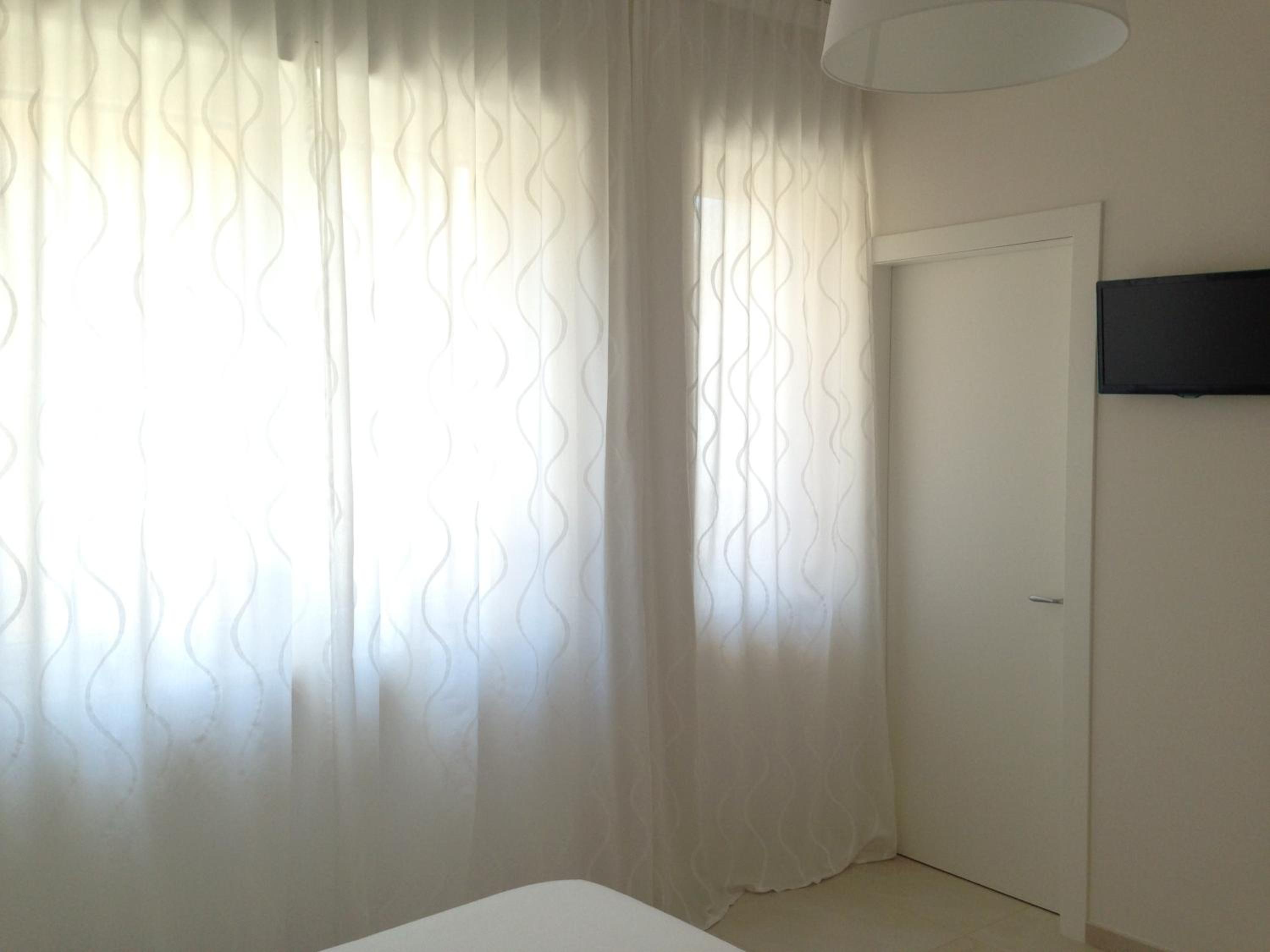 Deluxe Double Room - Photo 3