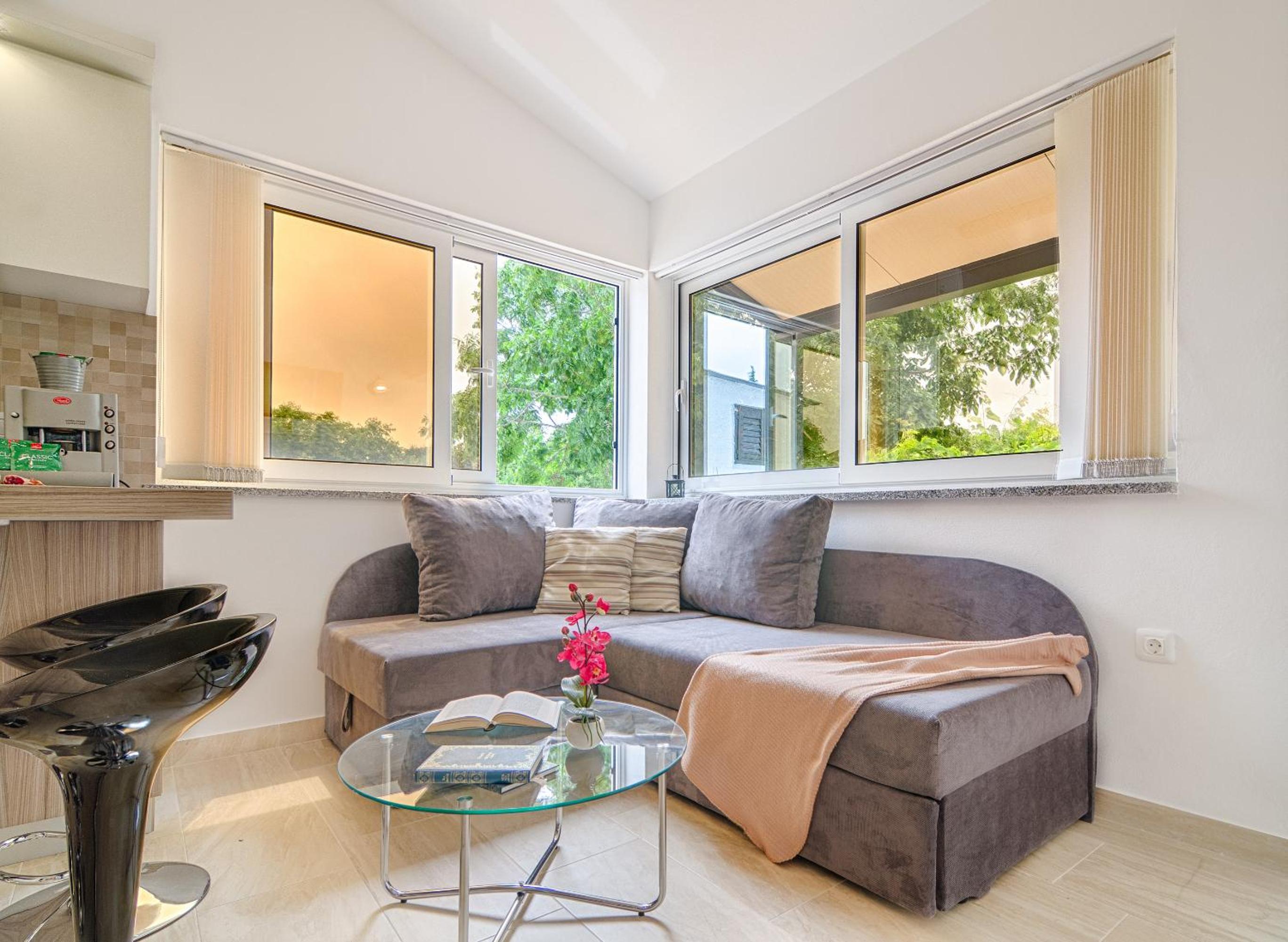 Two-Bedroom House With Separate Entrance photo 1