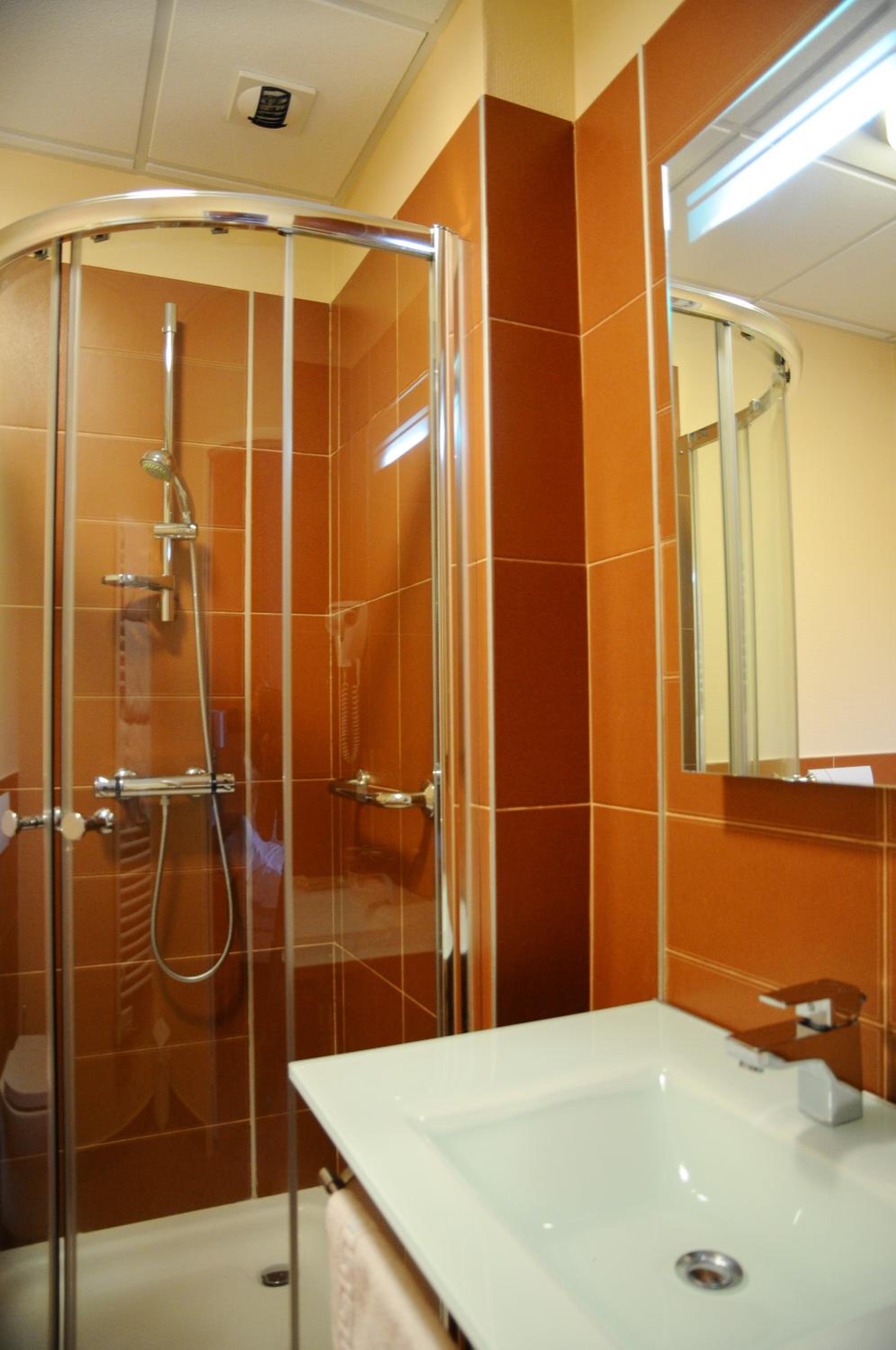 Apartment with Twin Beds - Photo 4