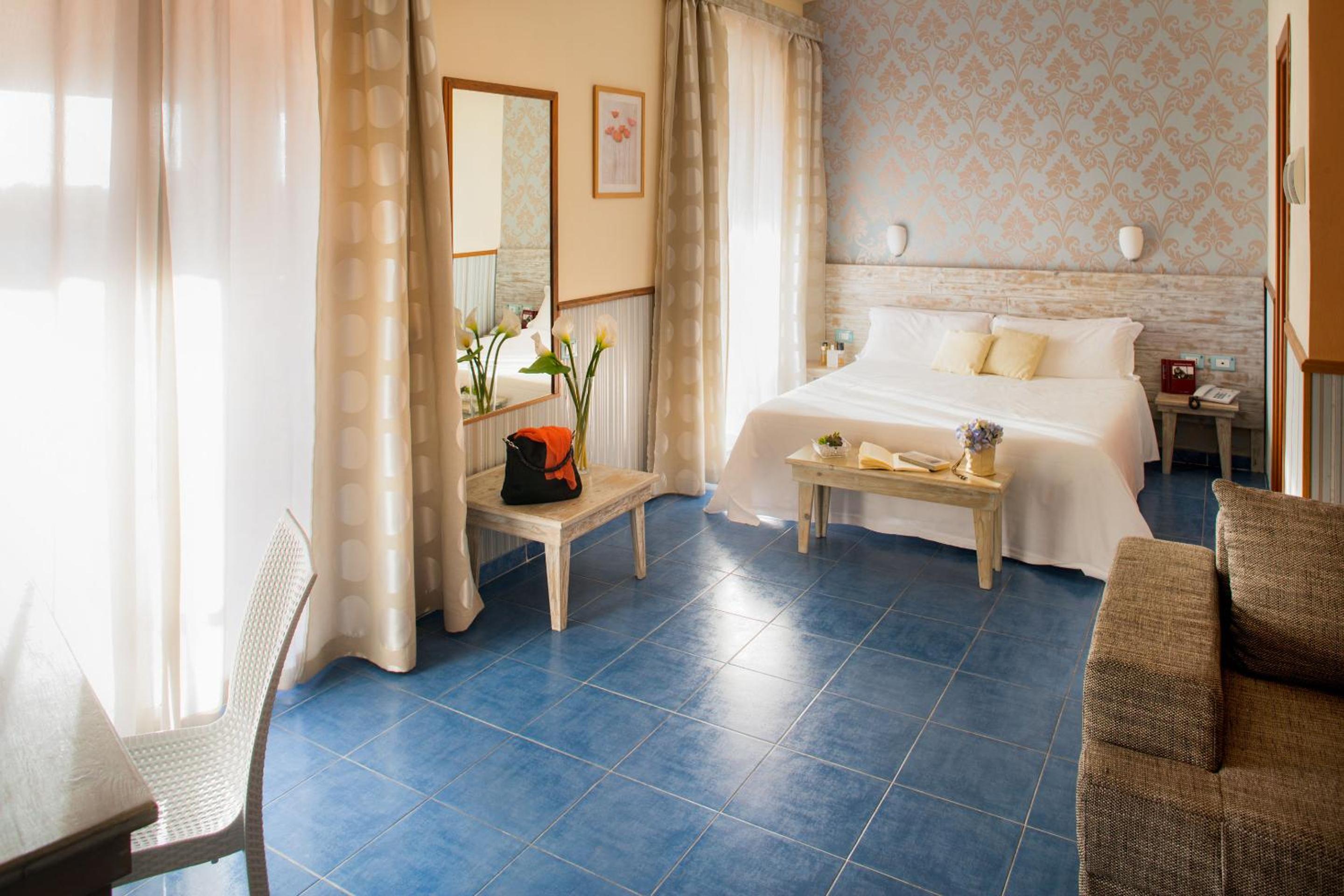 Quadruple Room - Photo 4