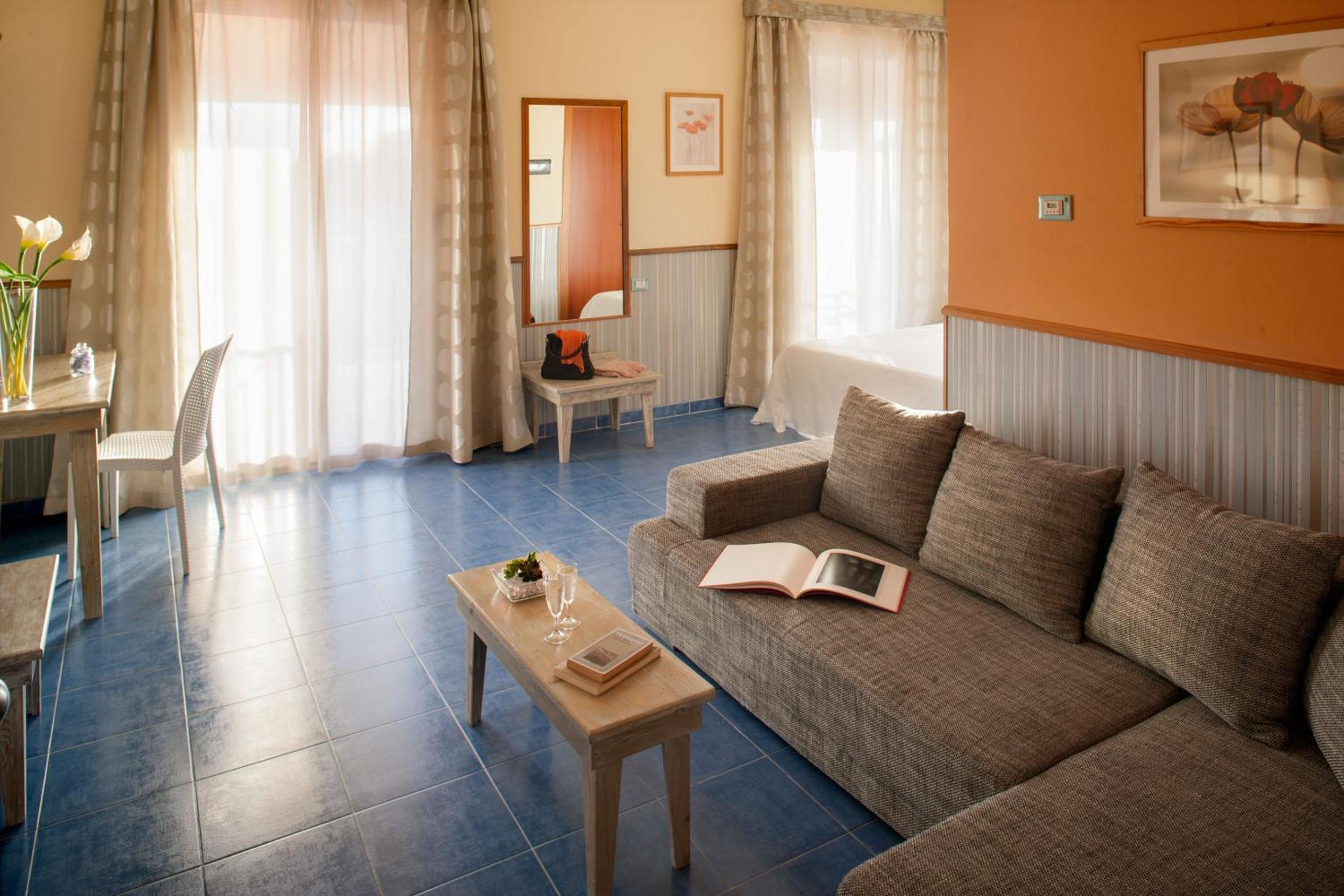 Quadruple Room - Photo 5