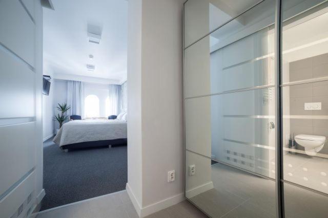 Double or Twin Room - Photo 17