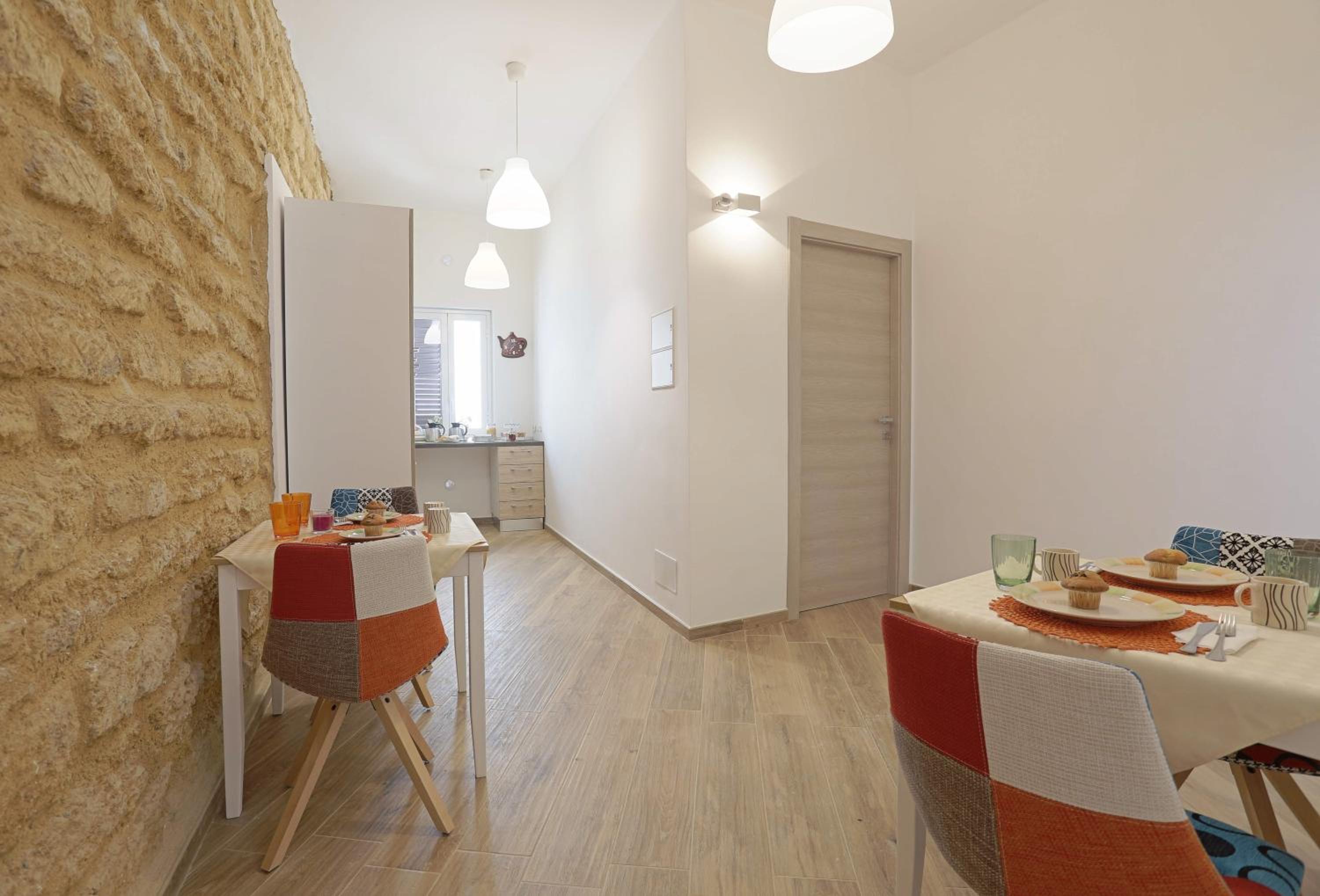 Triple Room with Balcony - Photo 4