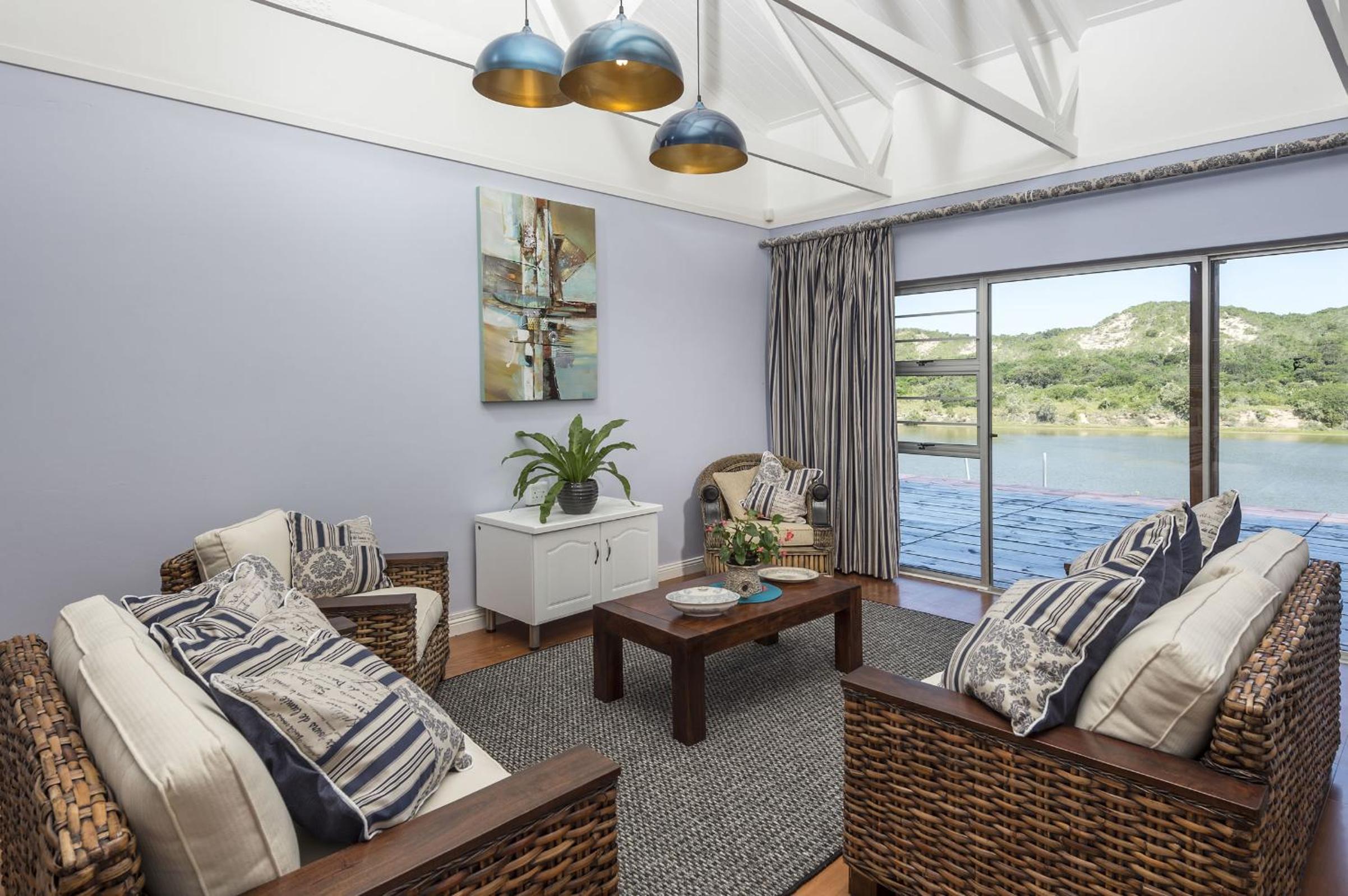 Superior Cottage with River View photo 1