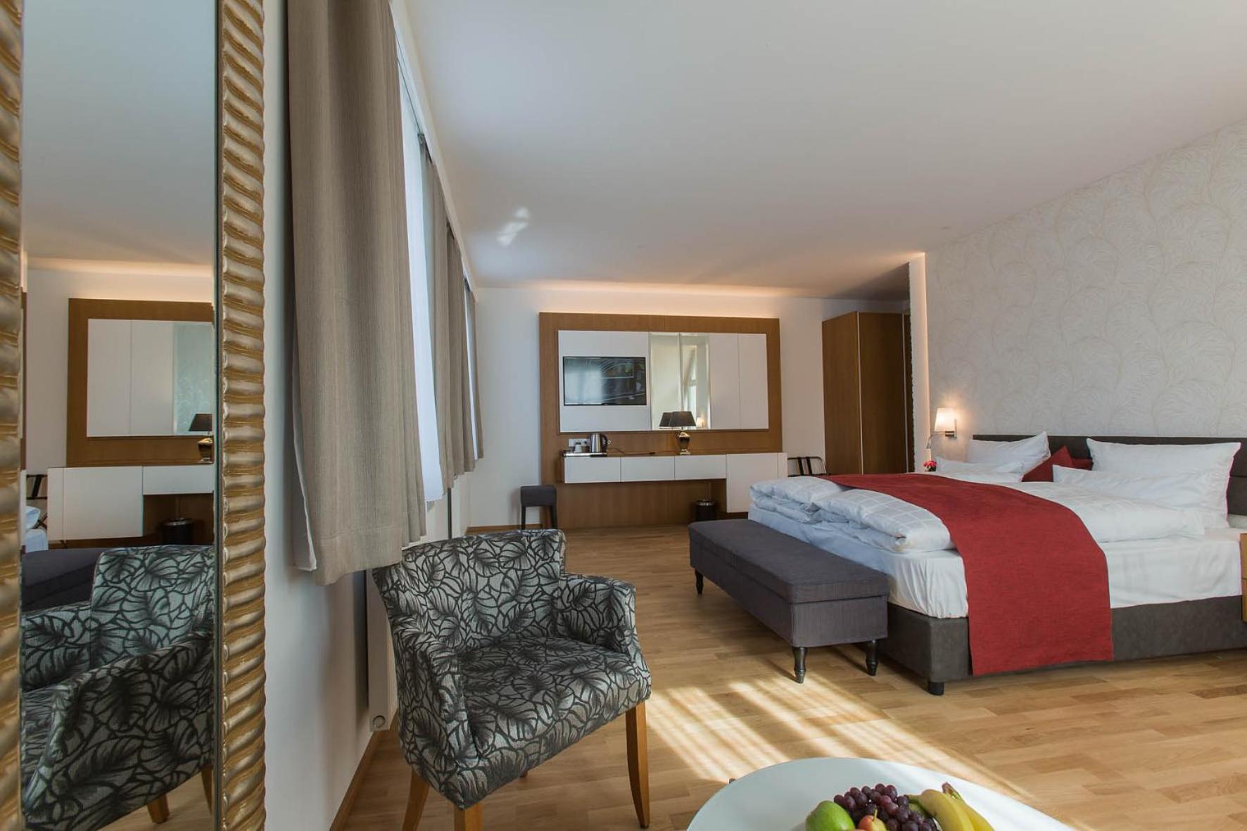 Suite - Photo 6