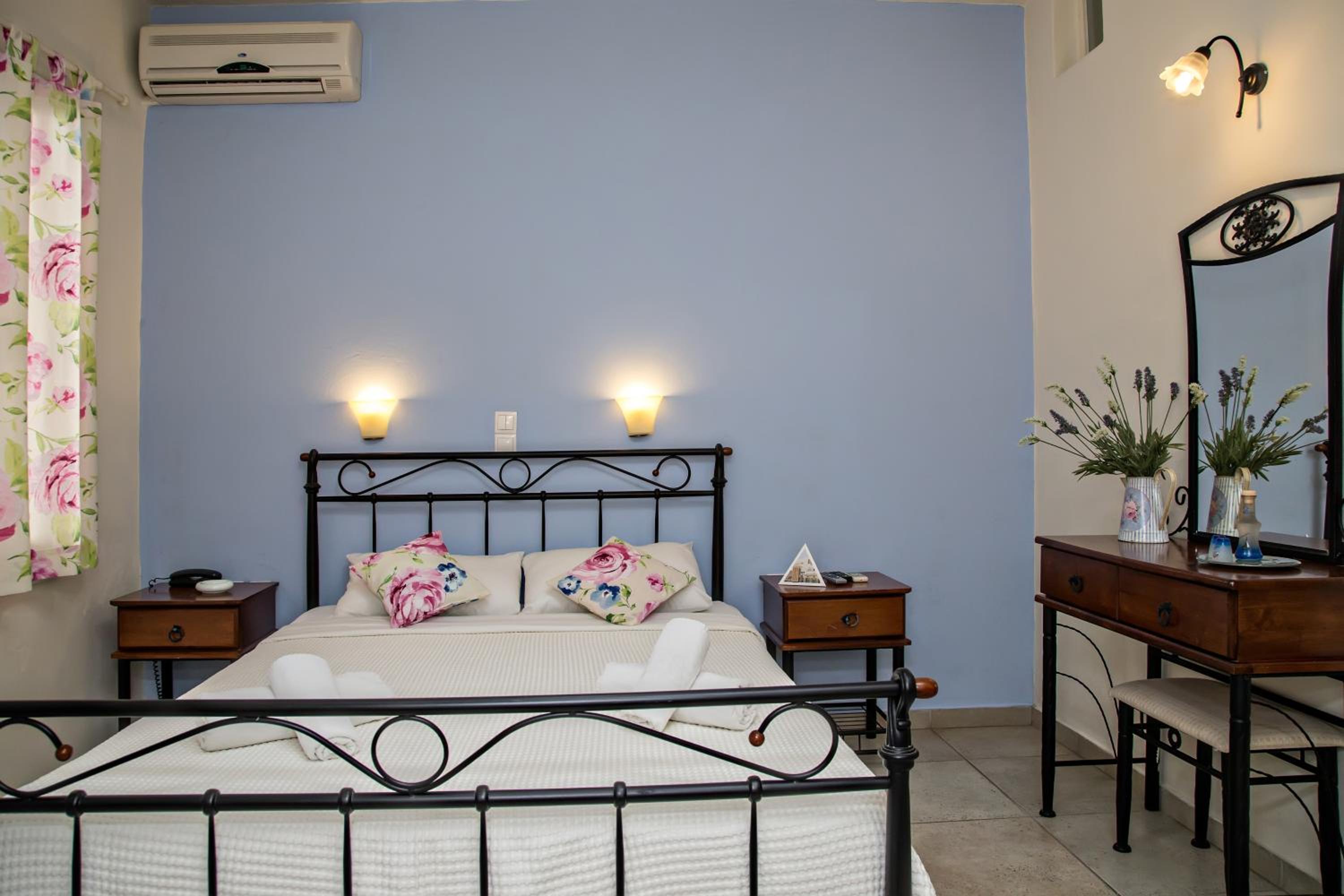 Double or Twin Room photo 3