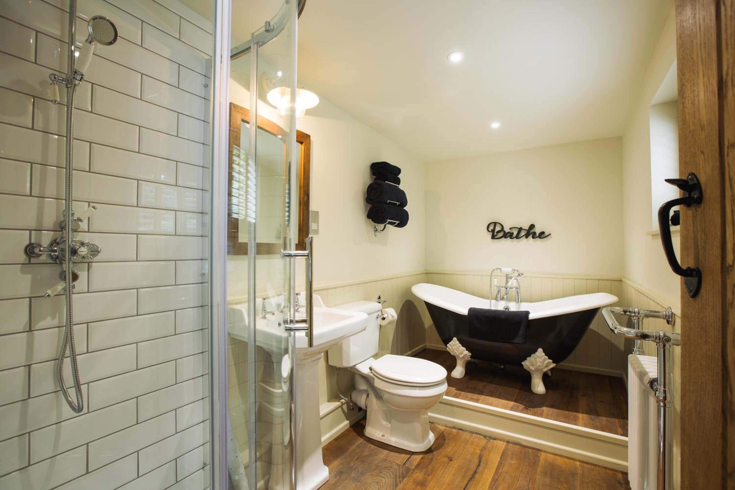 Deluxe Double Room - Coach House photo 3