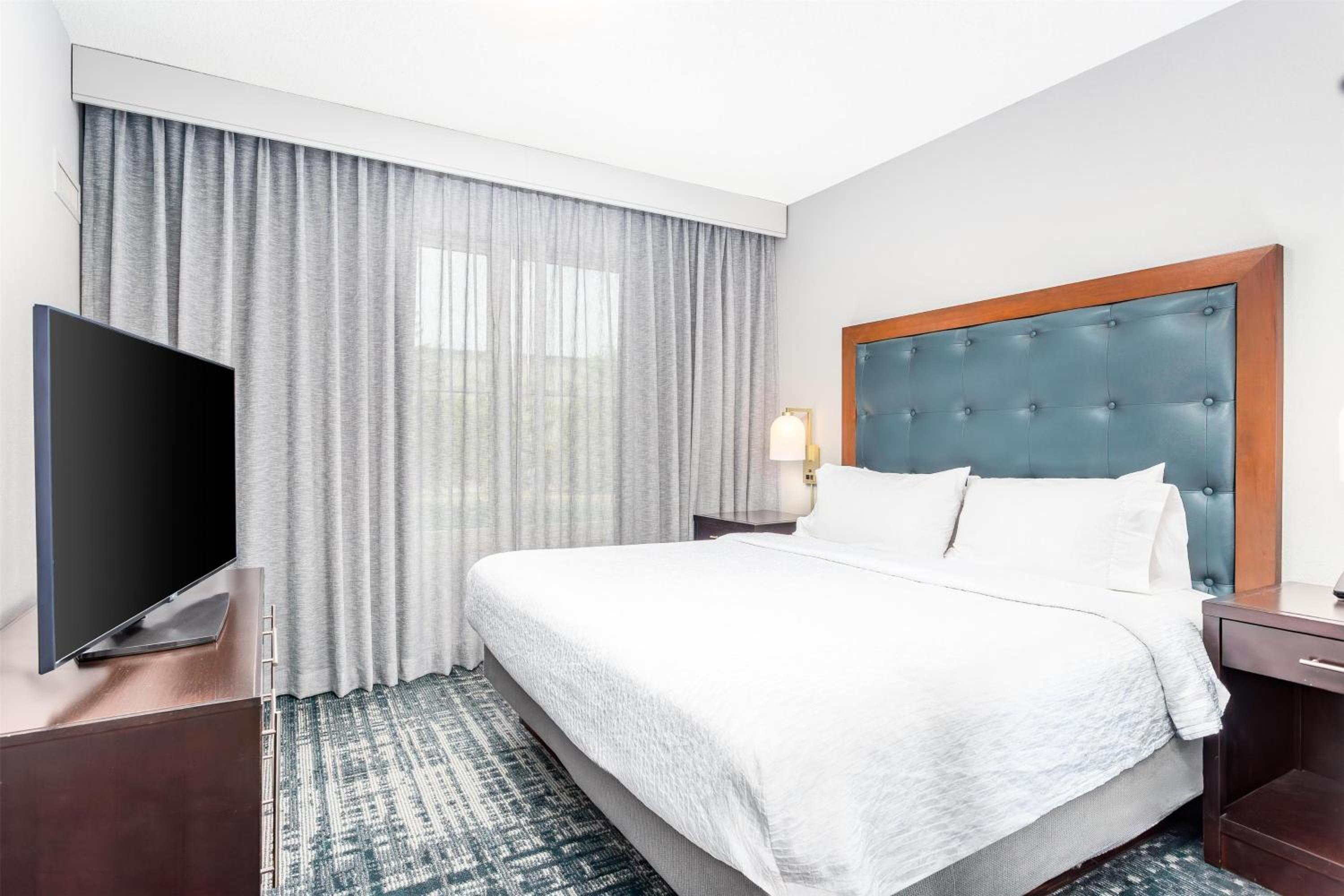 One-Bedroom King Suite - Non-Smoking - Photo 1