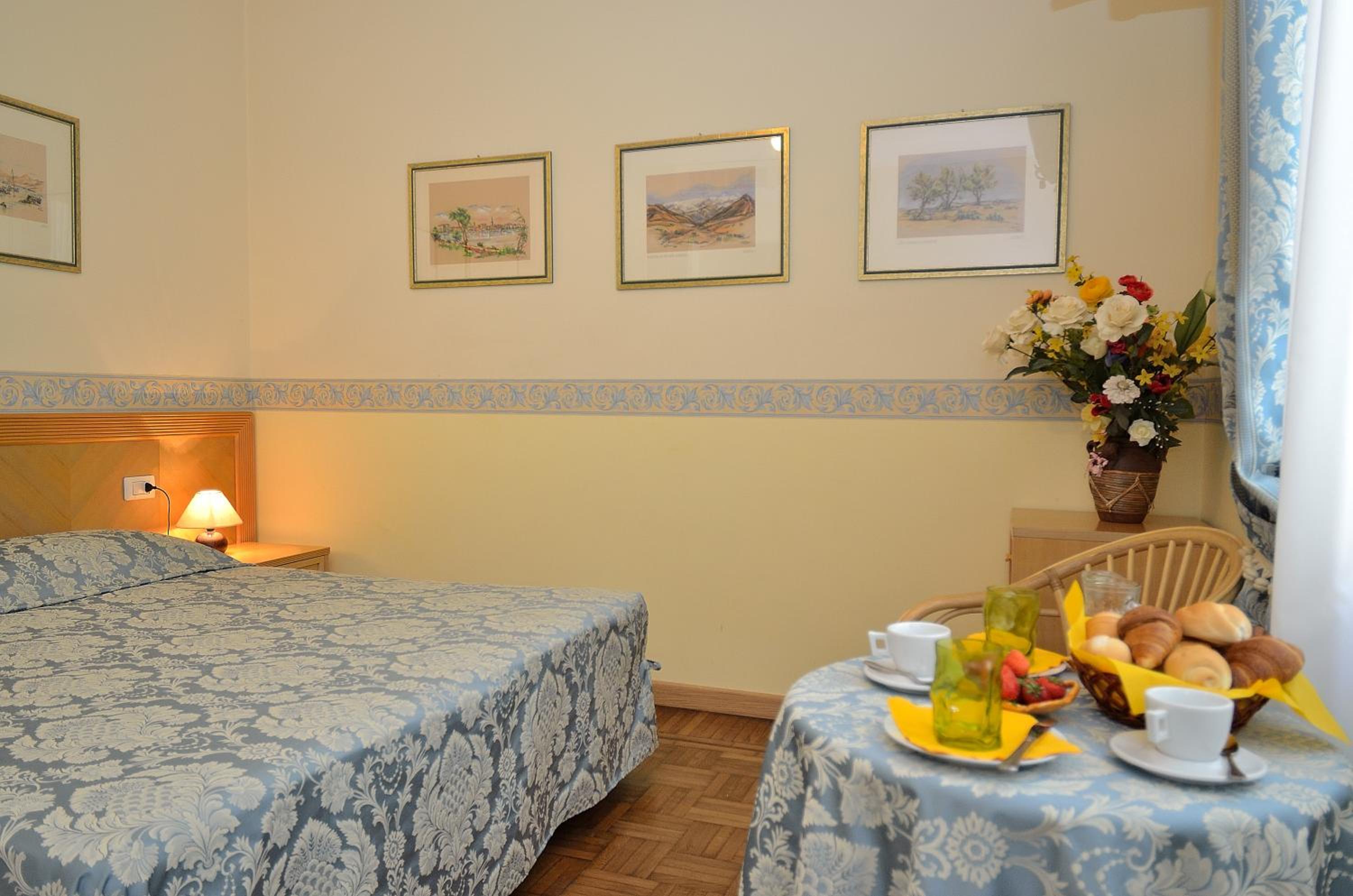 Small Double Room photo 2