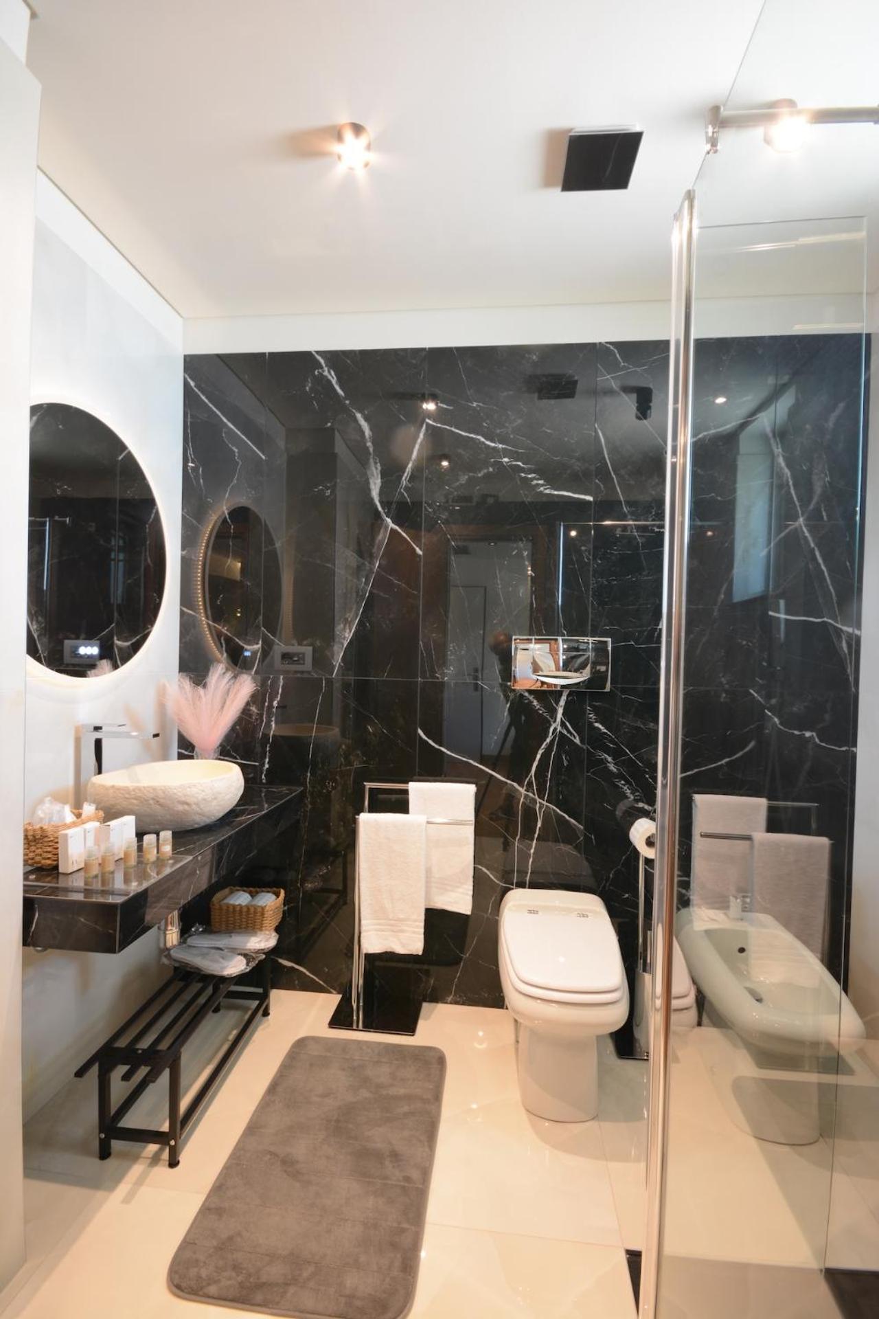 Deluxe Suite photo 3