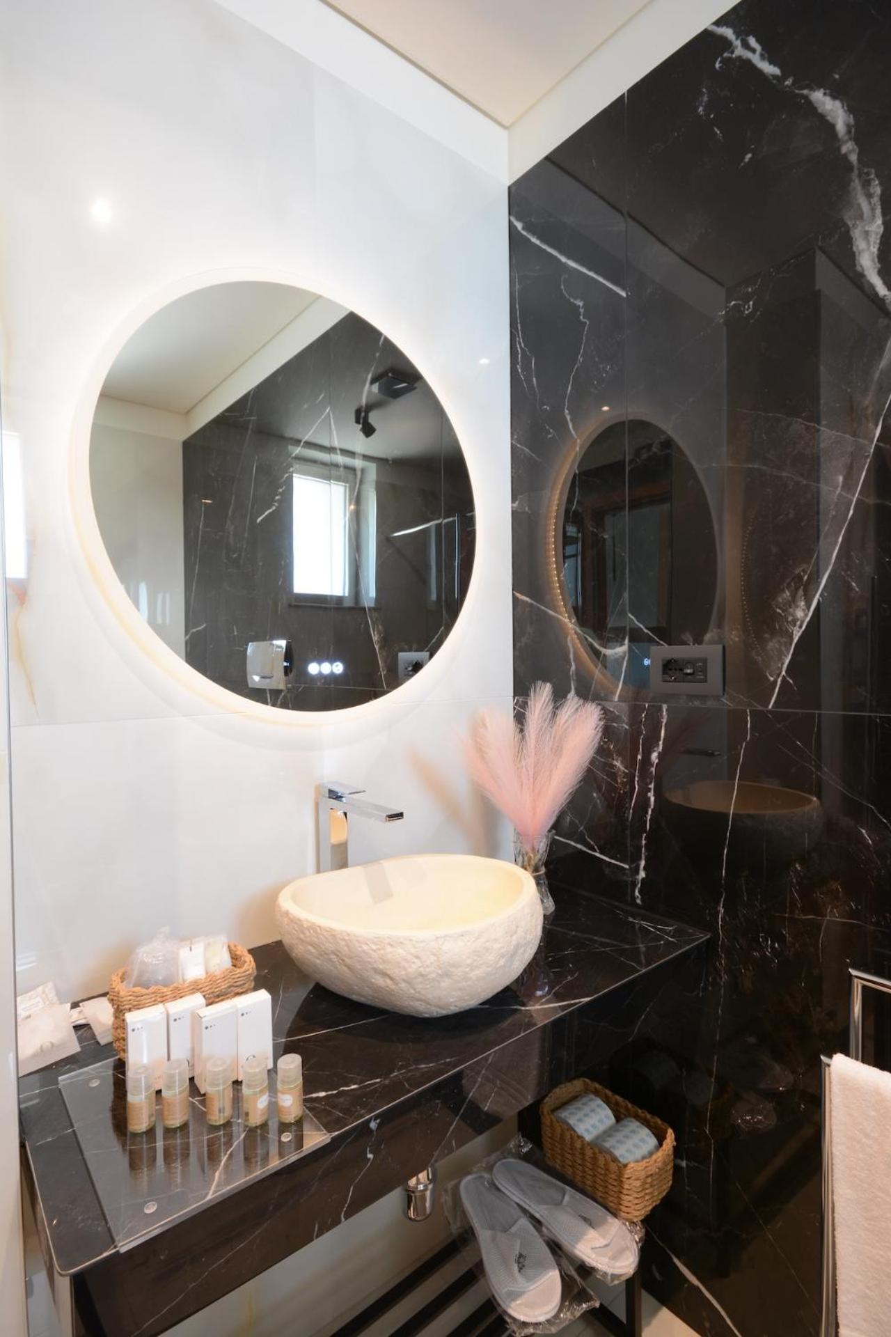 Deluxe Suite photo 1