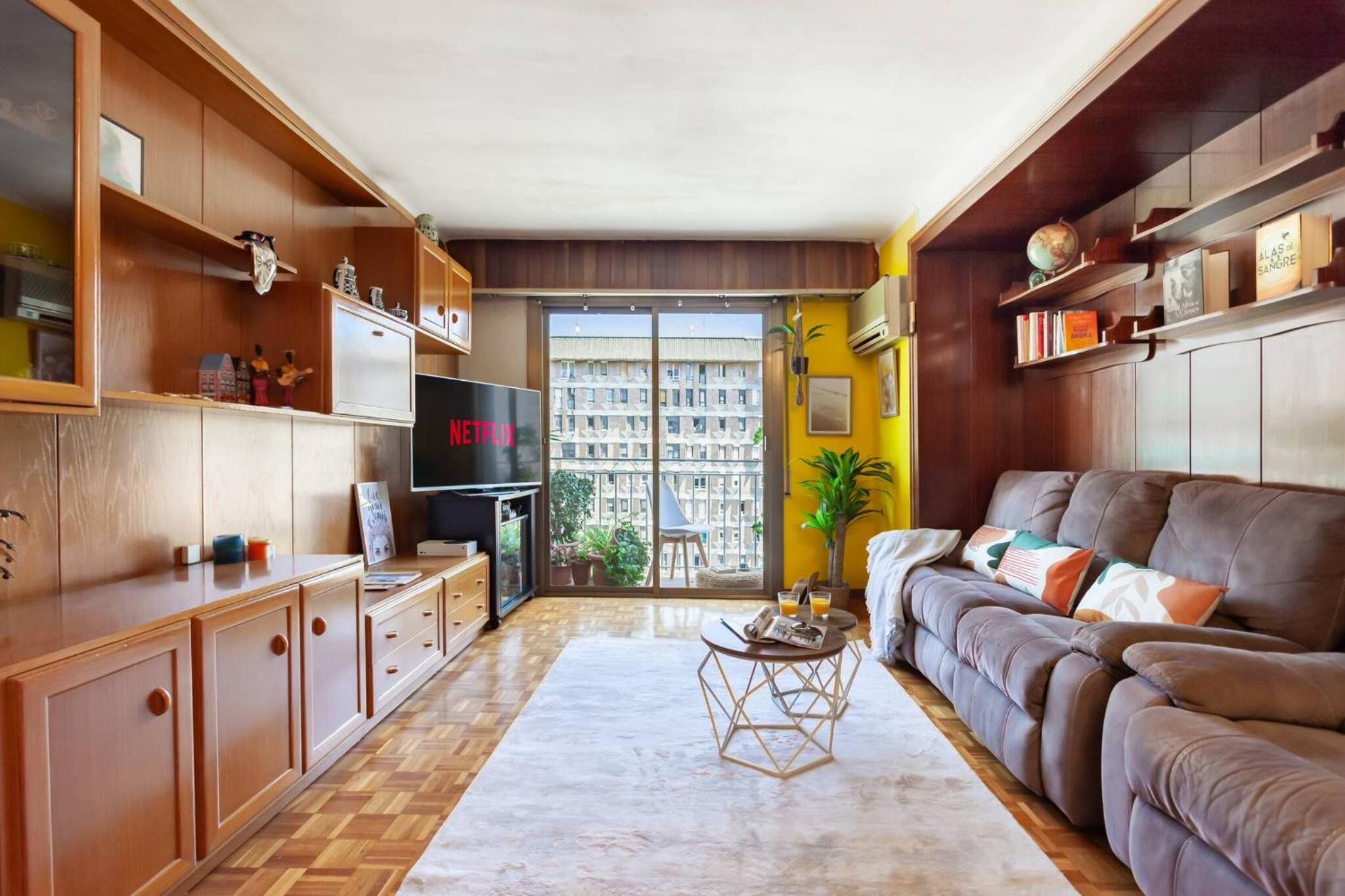 Apartment photo 2