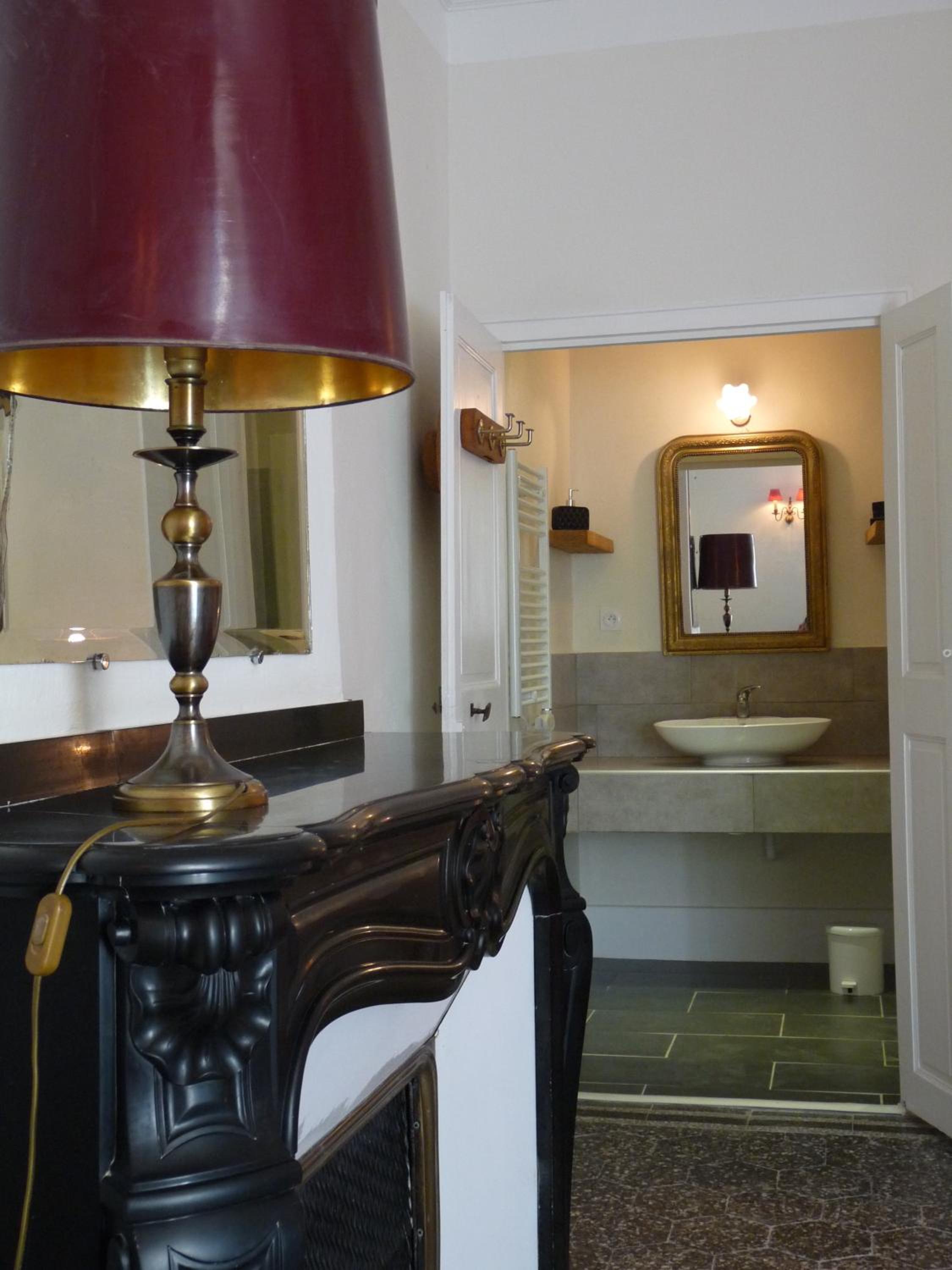 Double Room with Private Bathroom - Photo 5