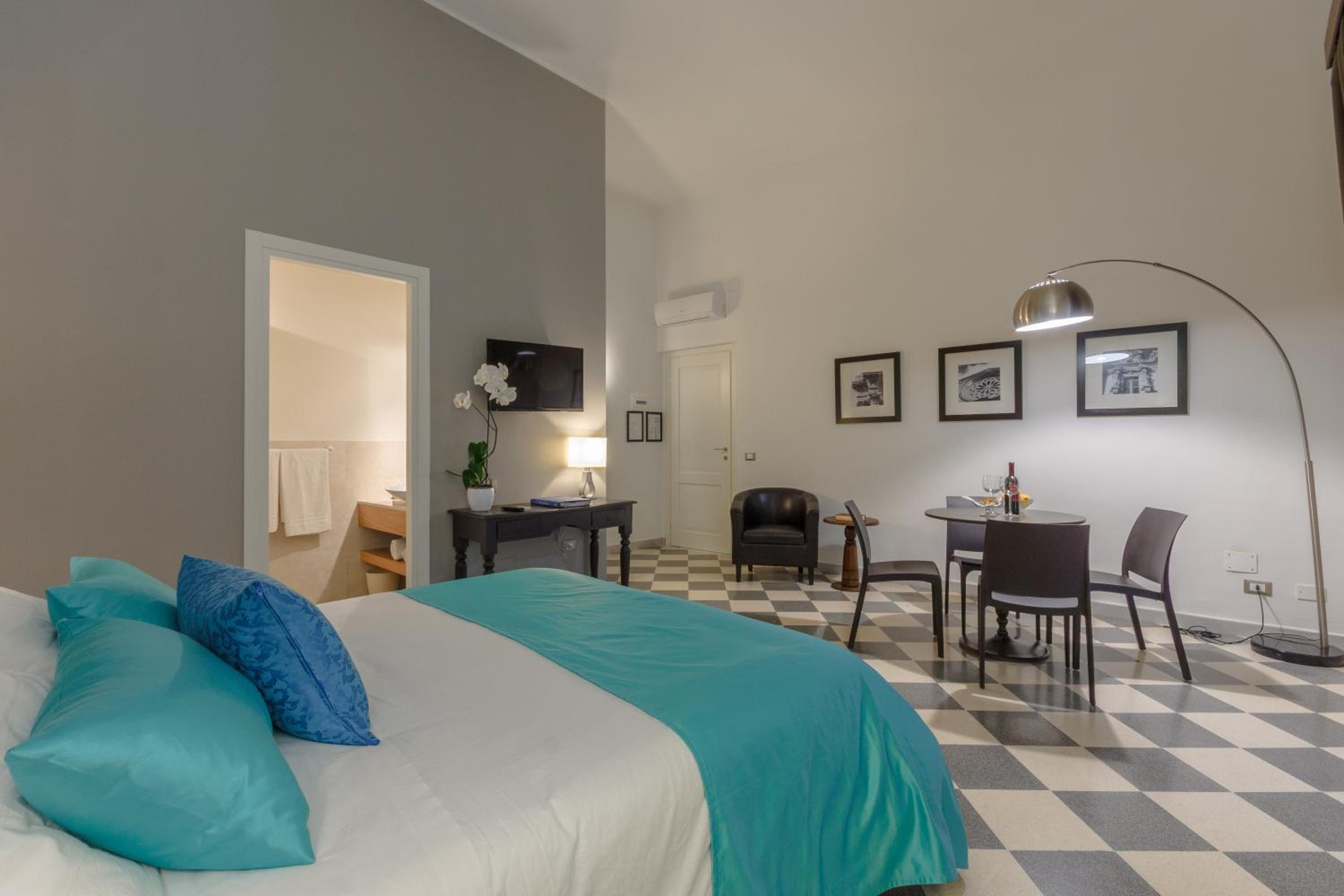 Deluxe Double Room photo 2