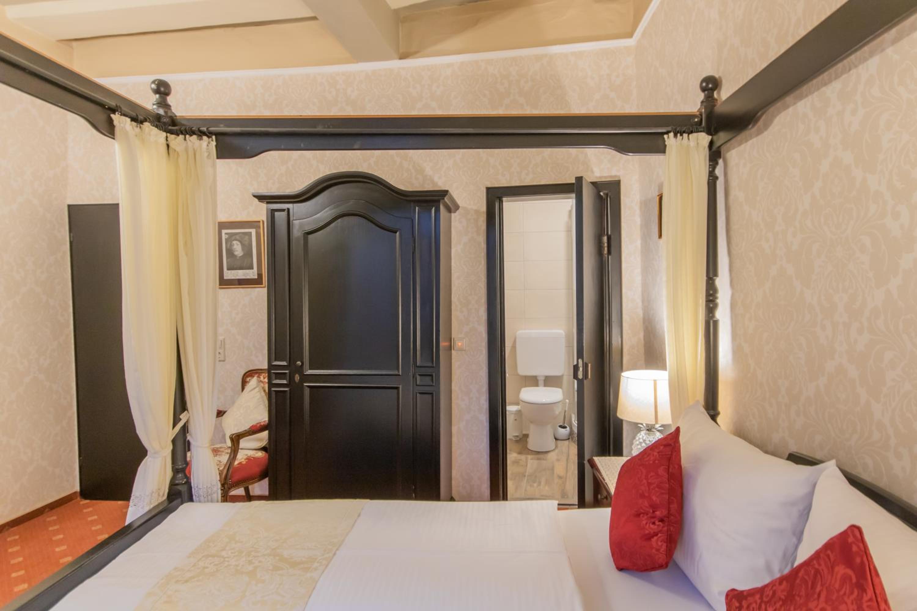 Classic Double Room - Photo 3