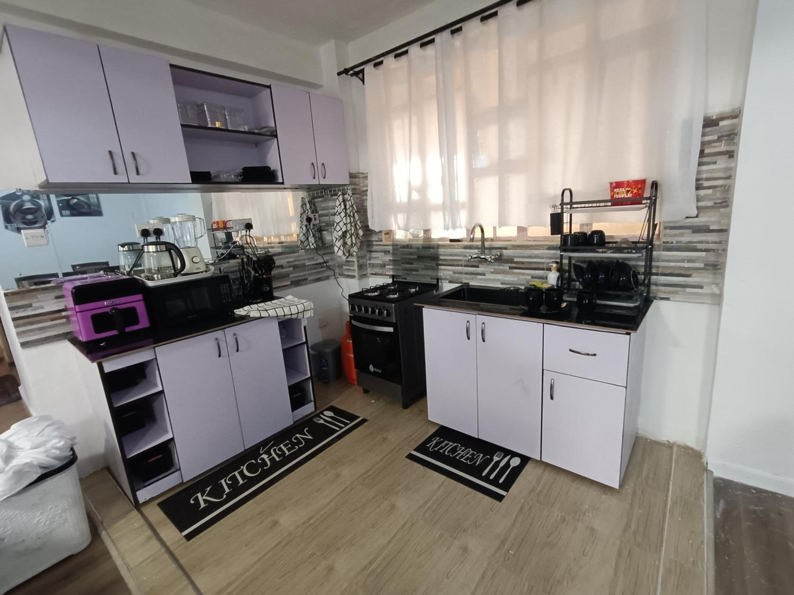 Three-Bedroom Apartment with View - Photo 24