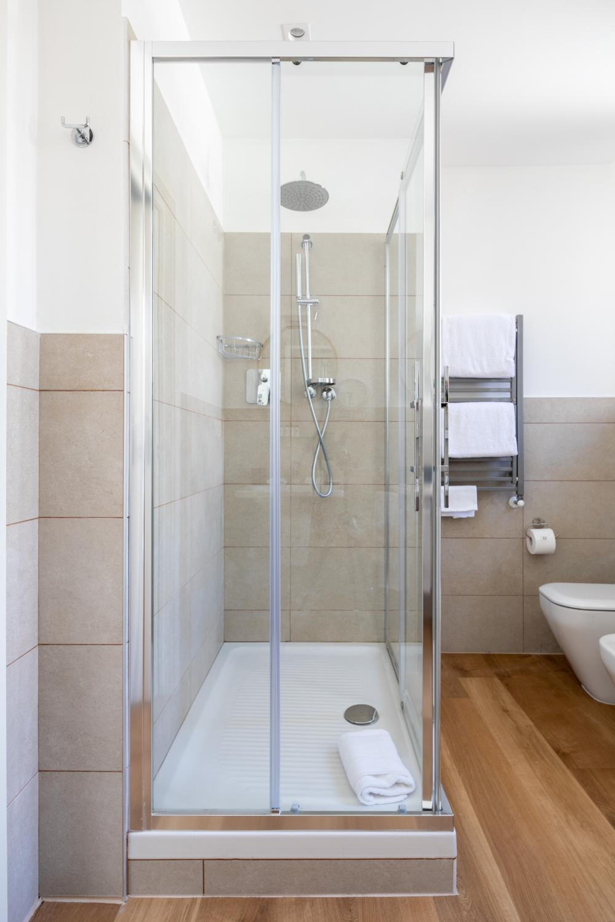 Two-Bedroom Apartment - Annex - Photo 5