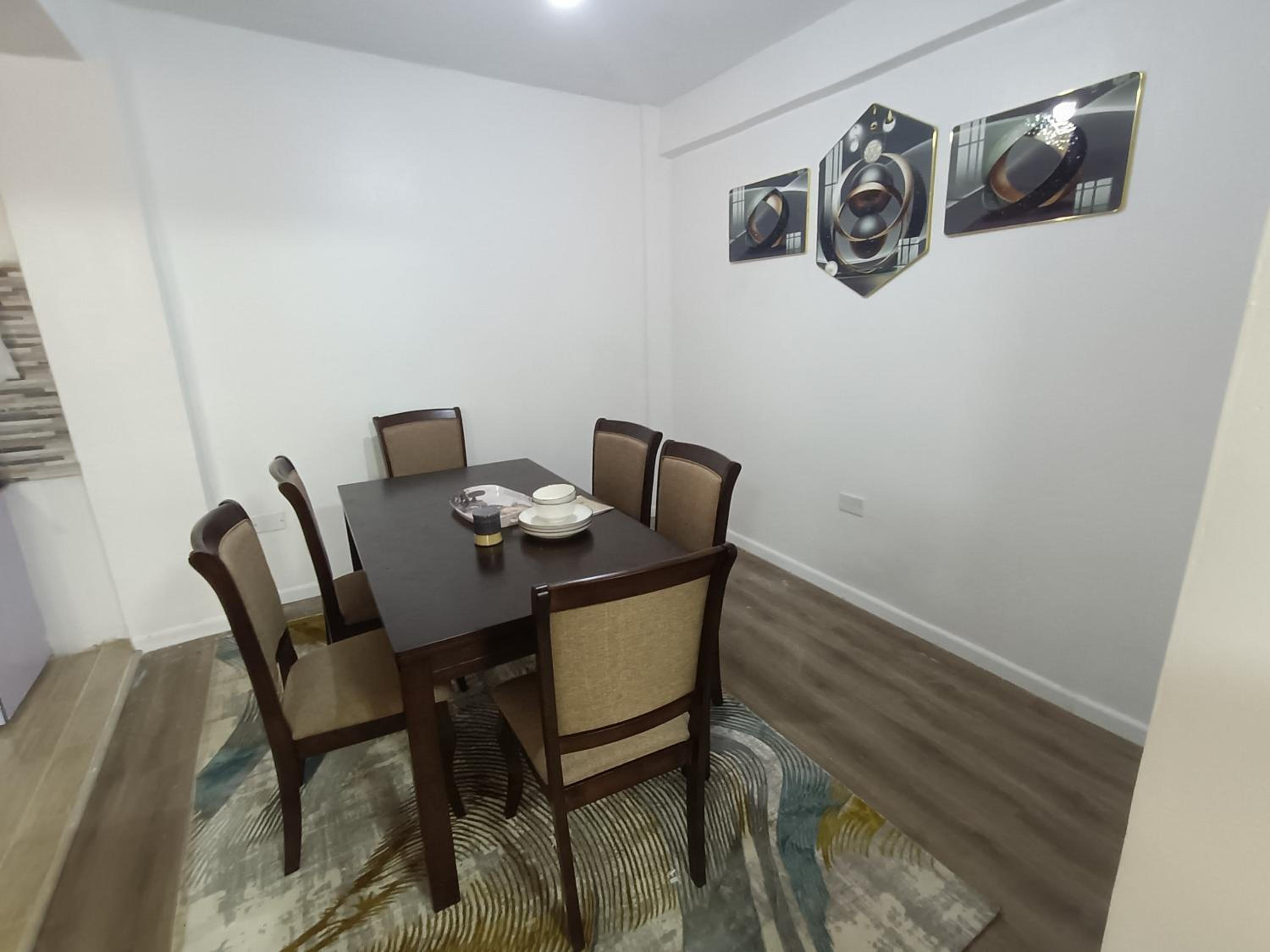 Three-Bedroom Apartment with View - Photo 13