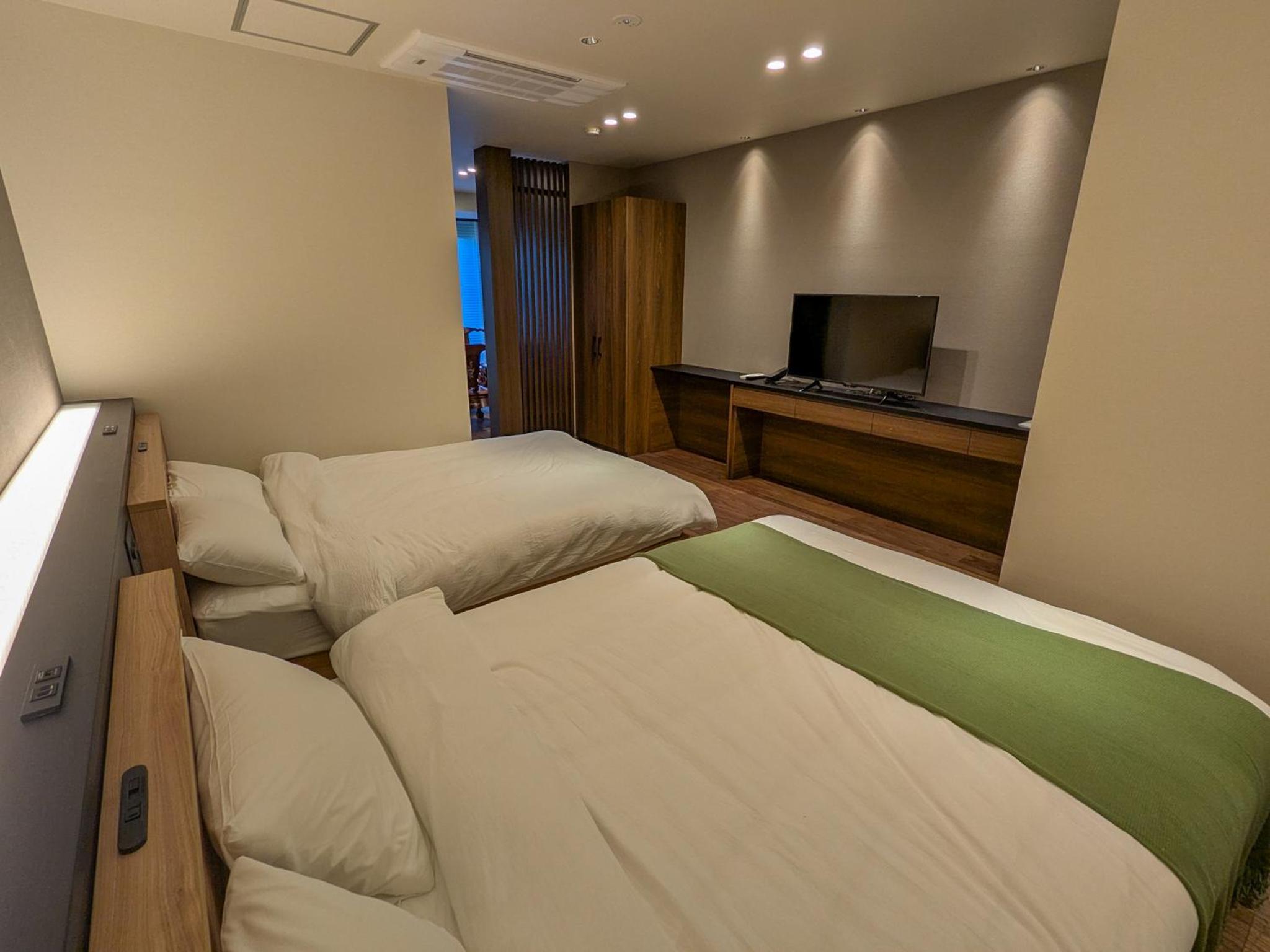 Suite with Hot Tub