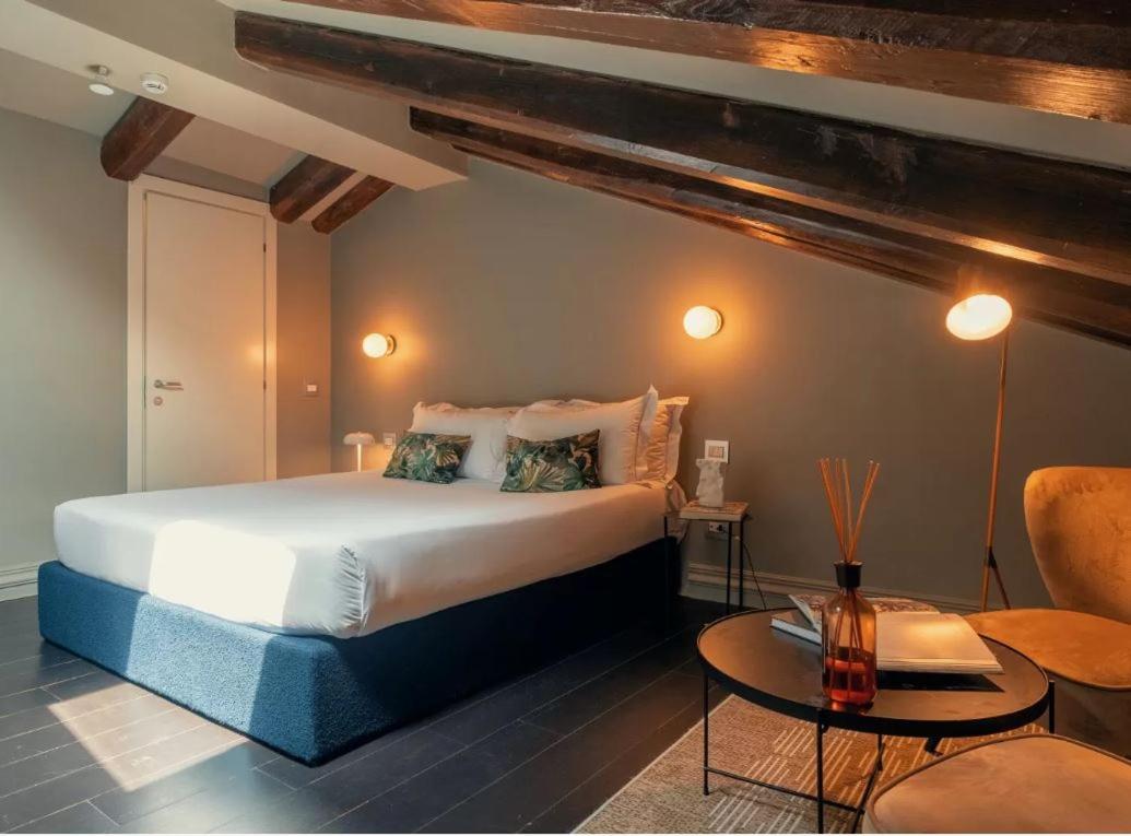 Double Room - Attic photo 3