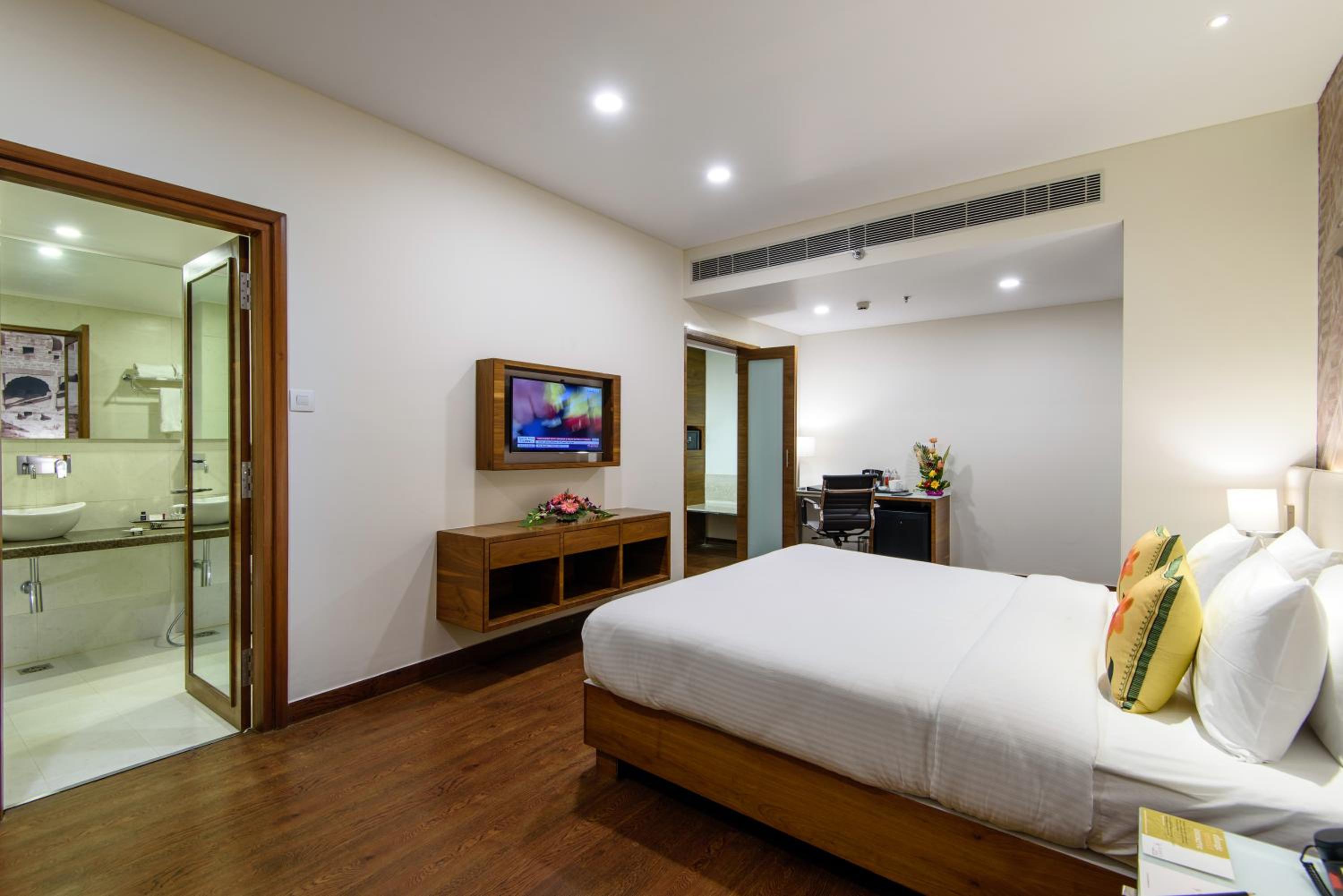 Deluxe Double Room - Enjoy Happy Hour 1+1 mocktail 11am-7pm