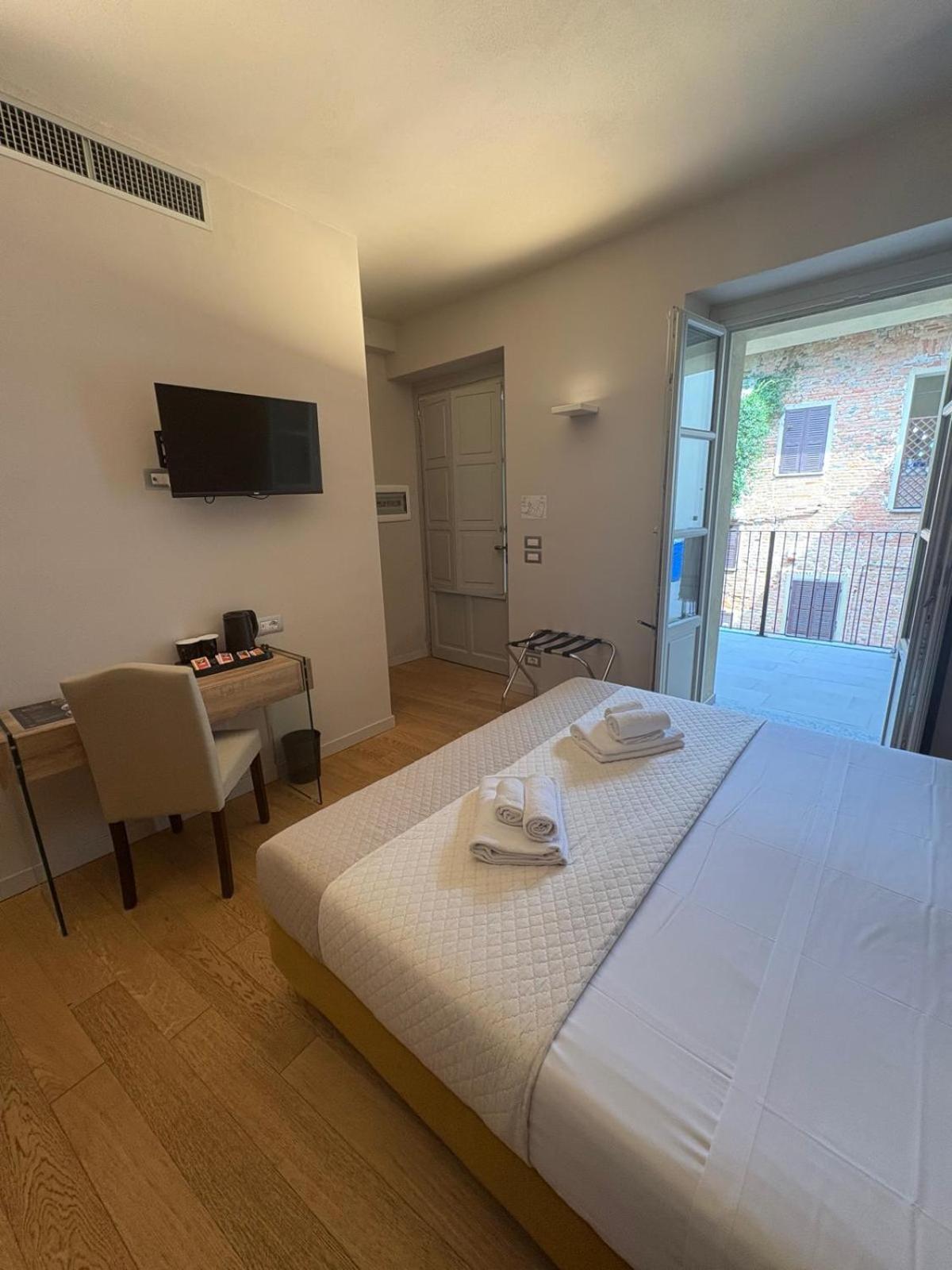 Small Double Room photo 2