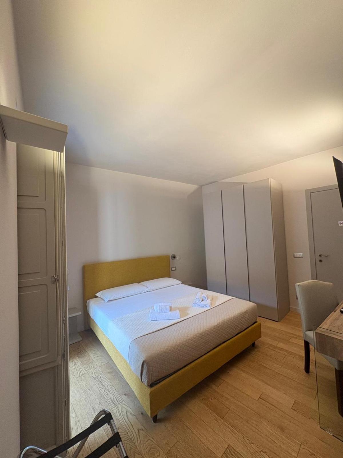 Standard Double Room photo 2