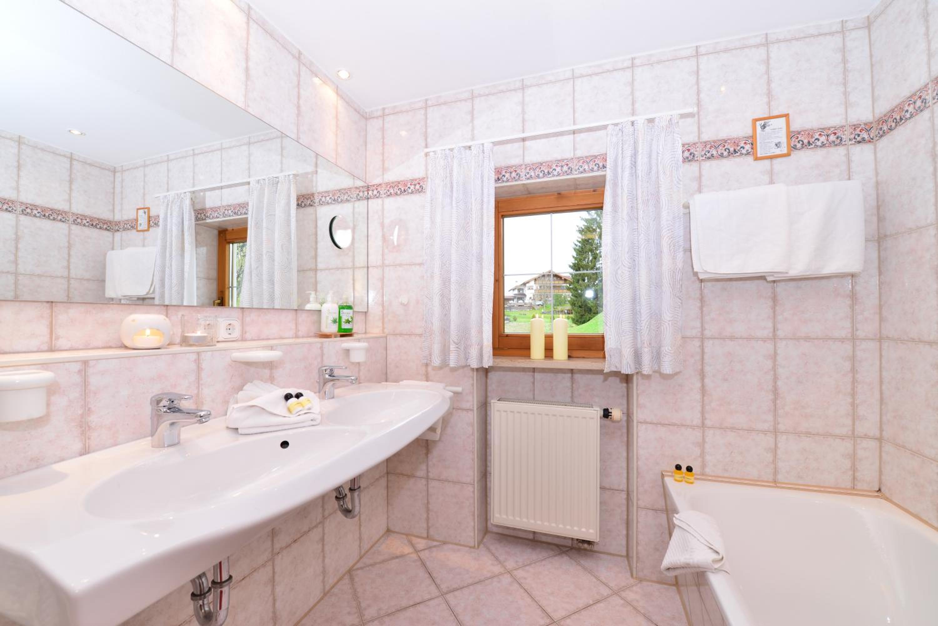 Suite - Photo 4