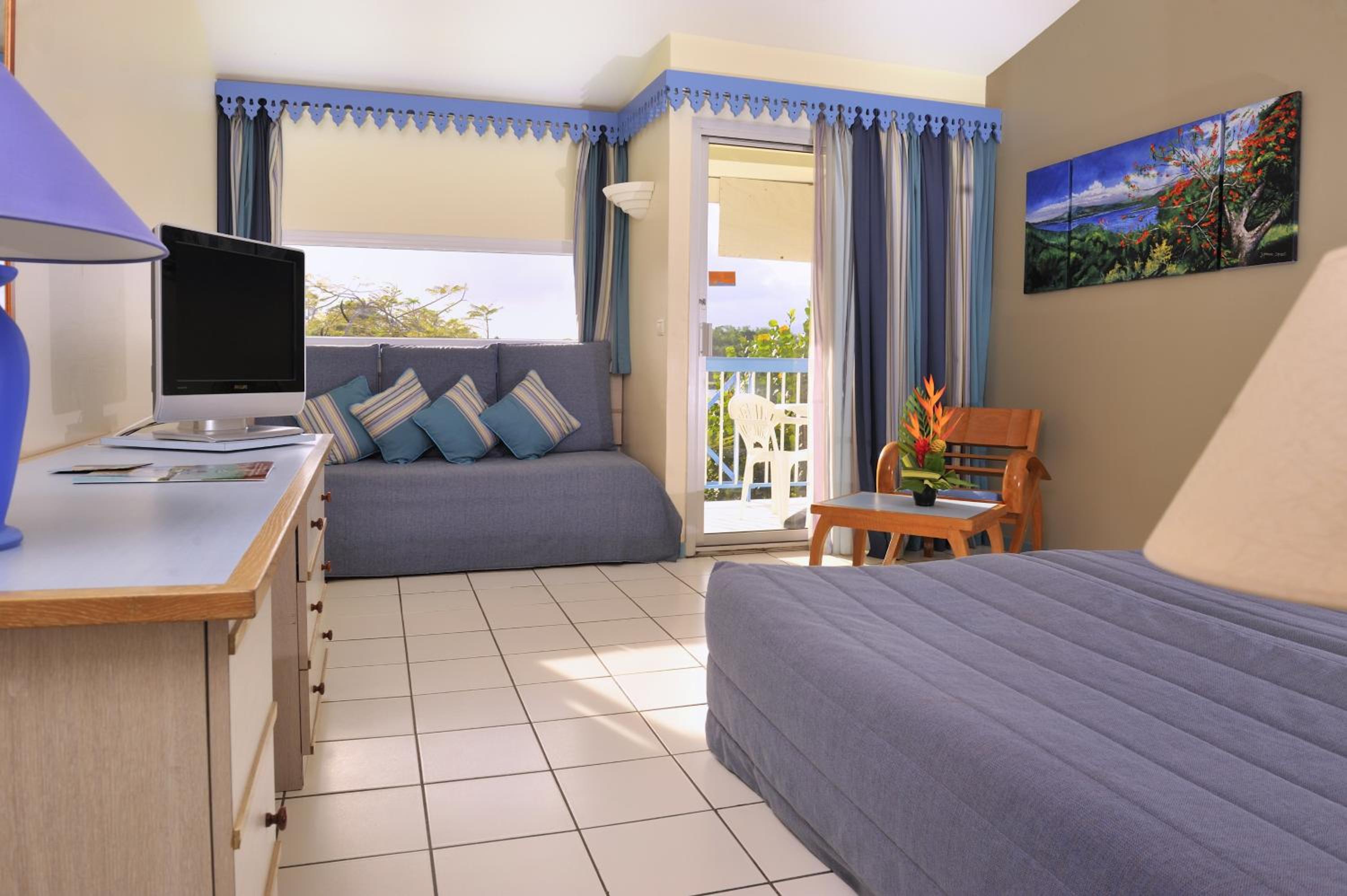 Double or Twin Room  with Garden View - Photo 6